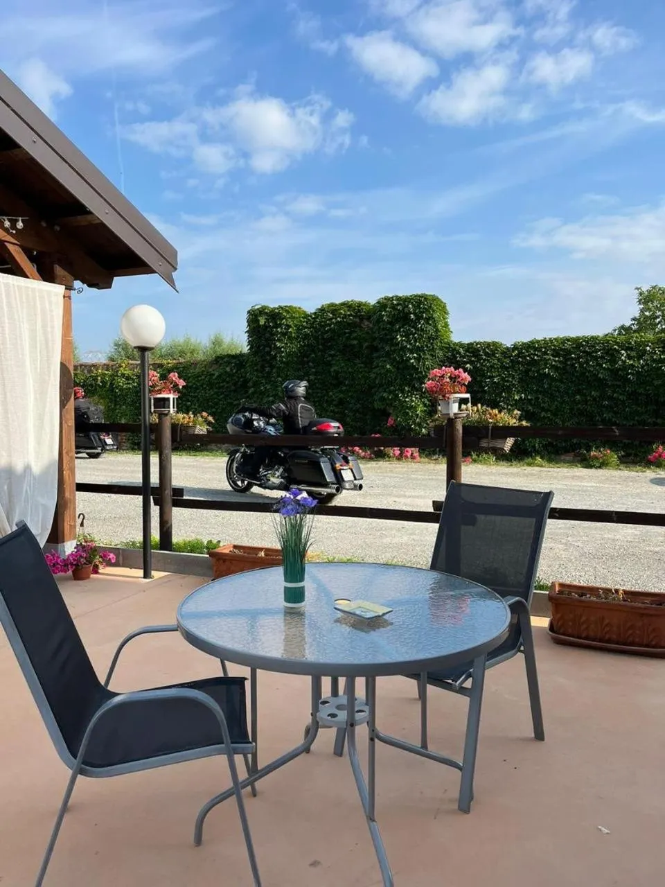 Patio in Albergo Cosmera