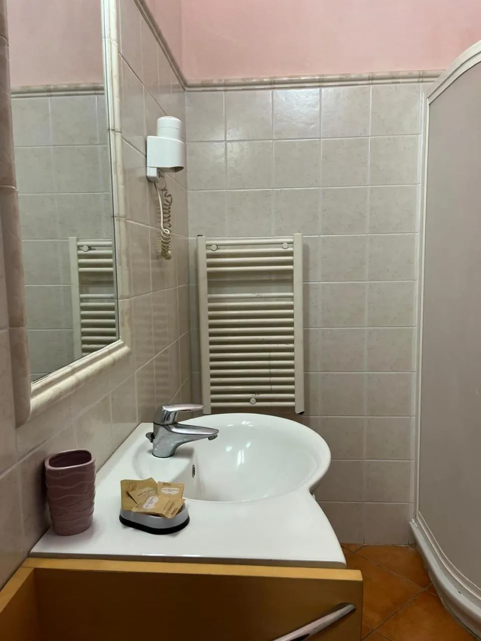 Bathroom in Albergo Cosmera