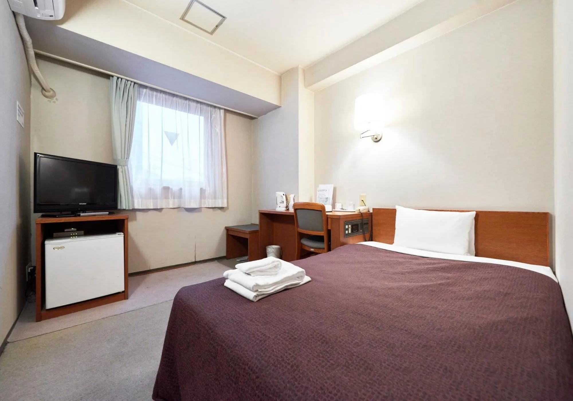 Photo of the whole room, Bed in Select Inn Yaizu Ekimae
