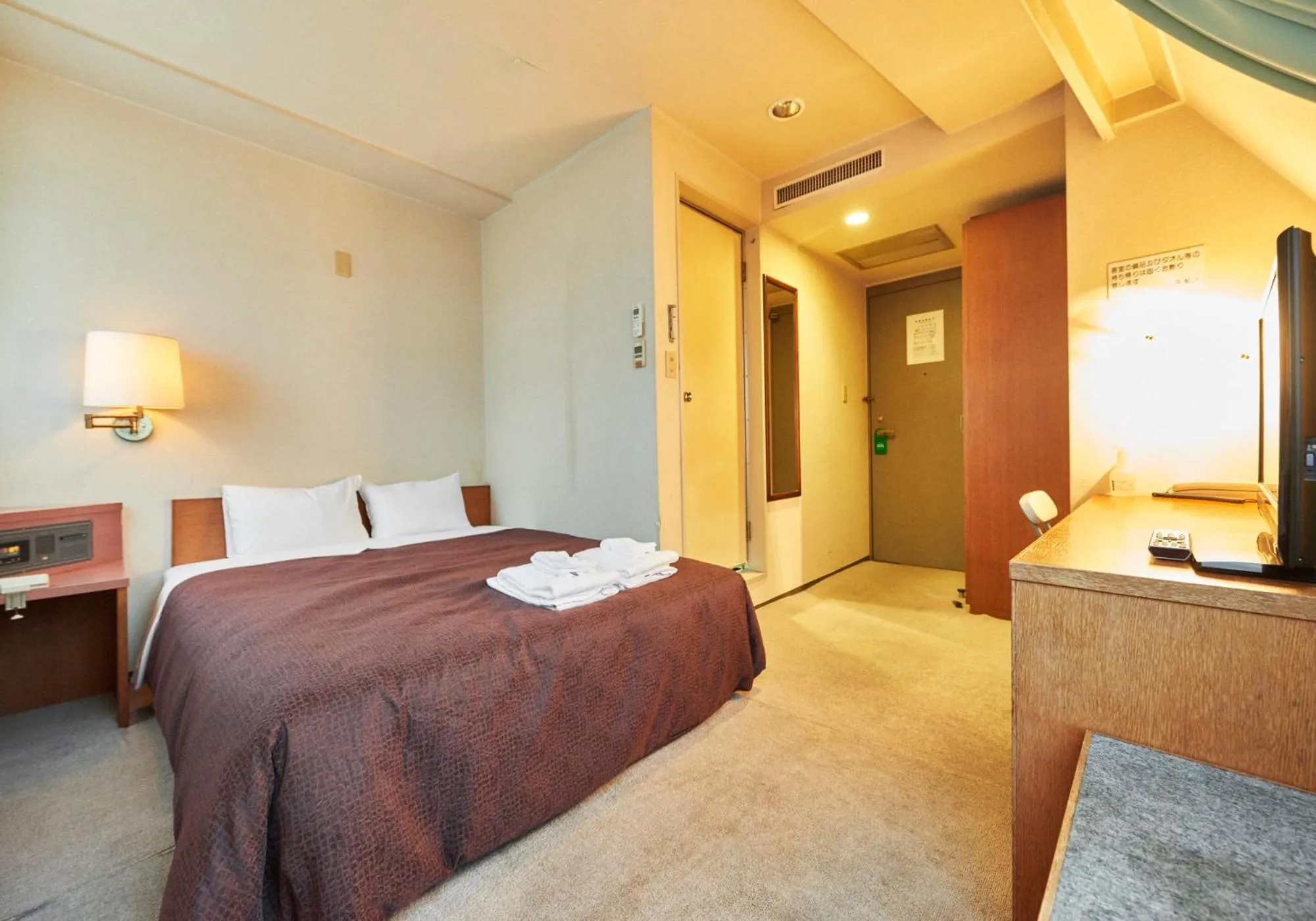 Photo of the whole room, Bed in Select Inn Yaizu Ekimae