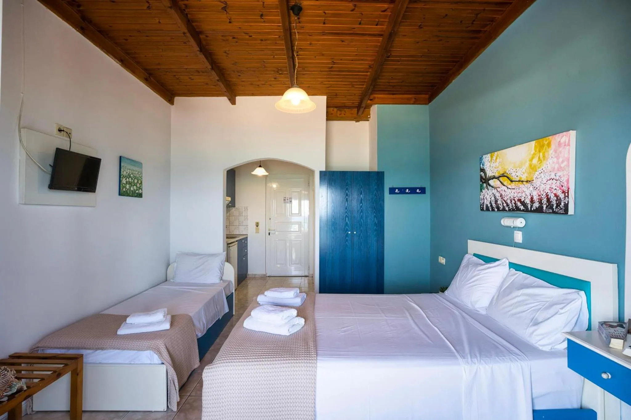 Photo of the whole room, Bed in Troulis Seaside