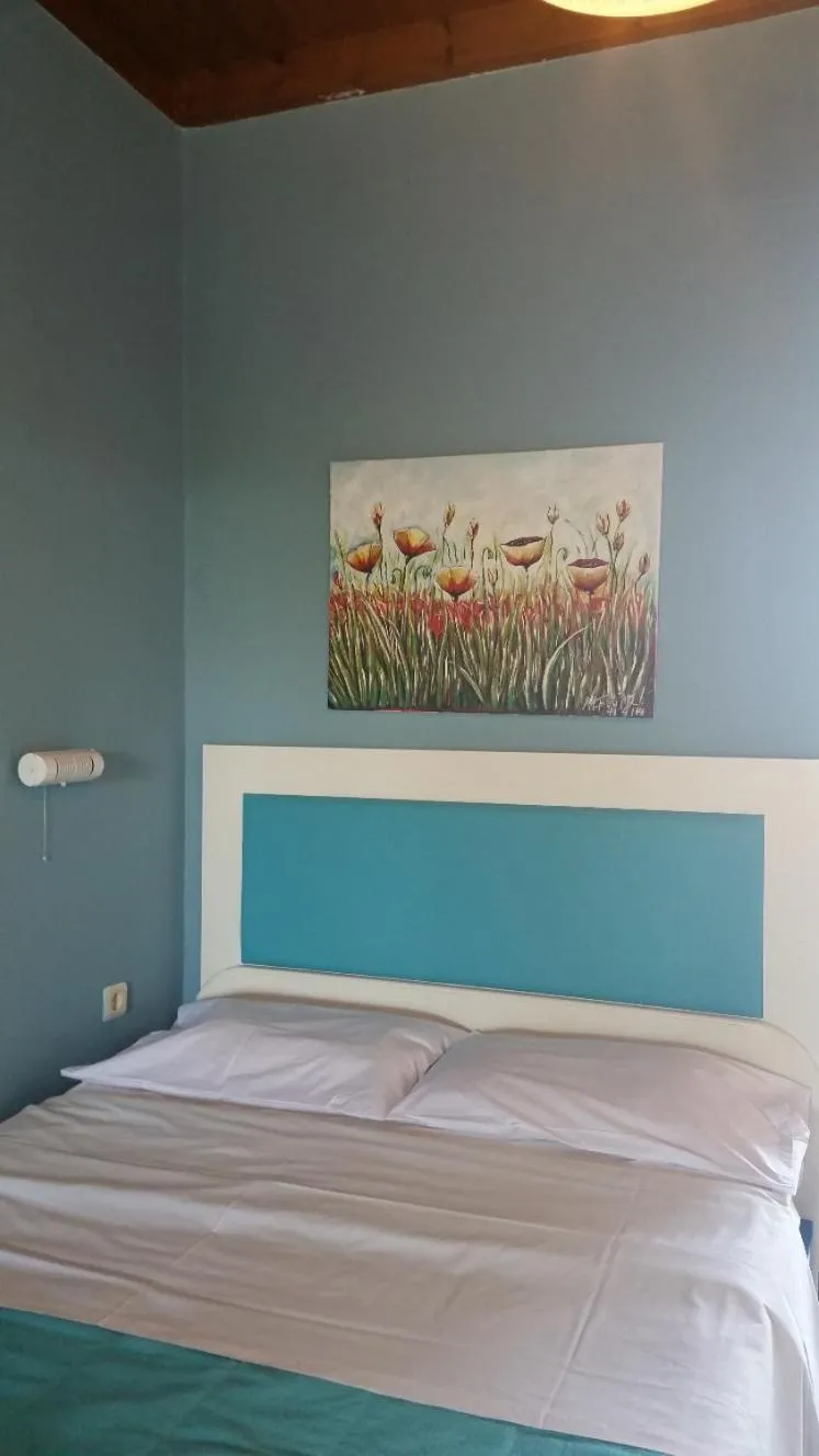 Photo of the whole room, Bed in Troulis Seaside