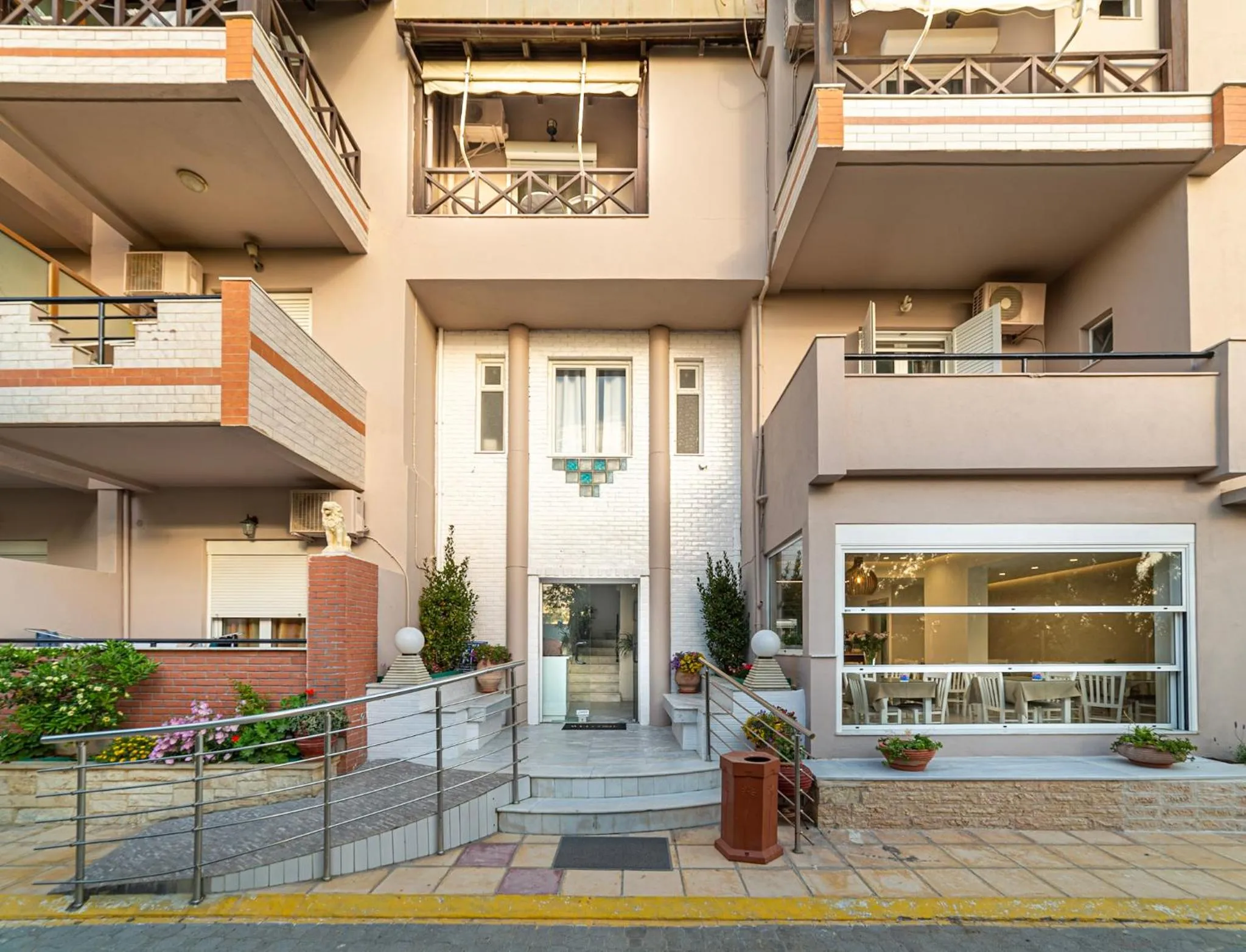 Facade/entrance in Troulis Seaside