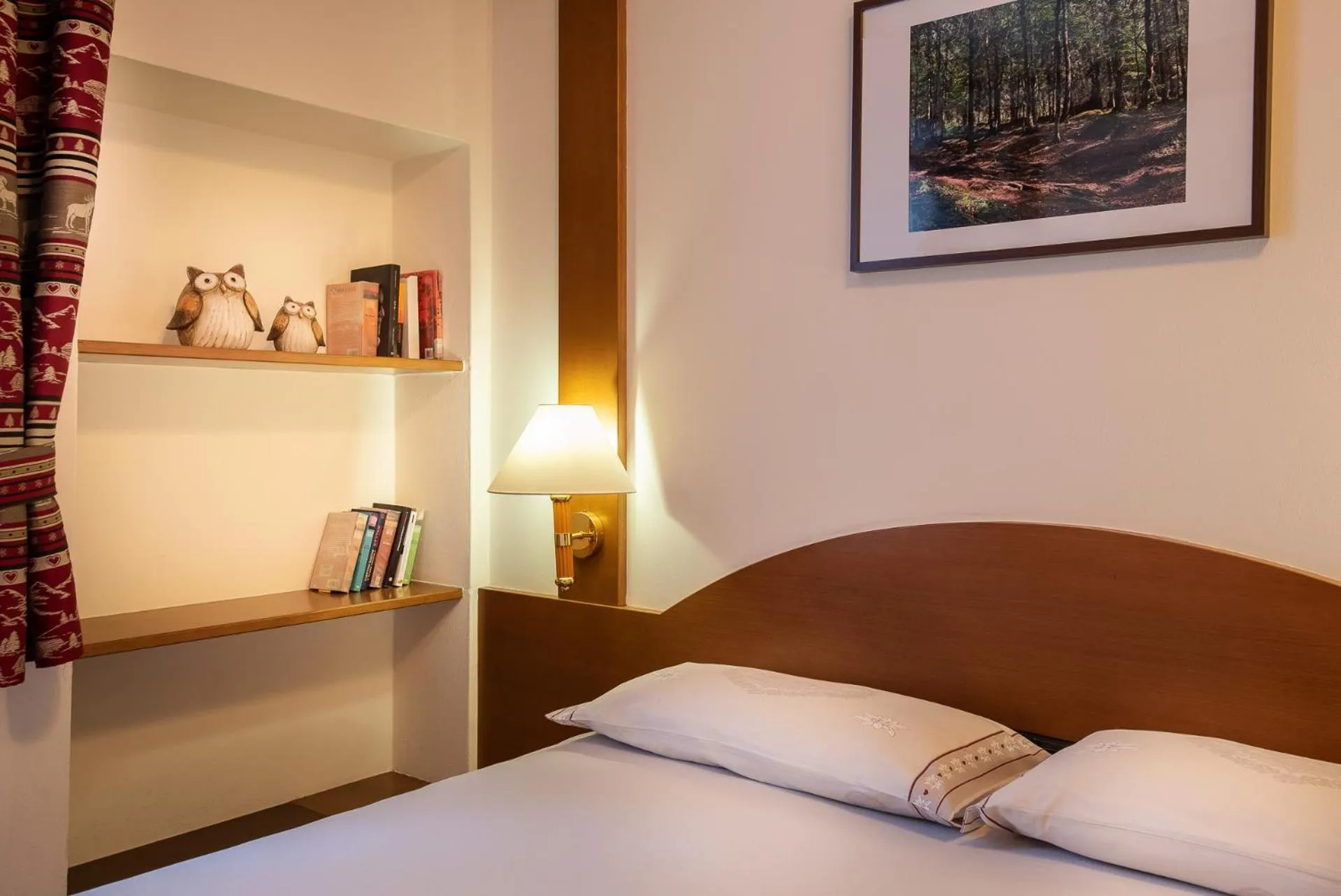 Decorative detail, Bed in Hotel Belvedere