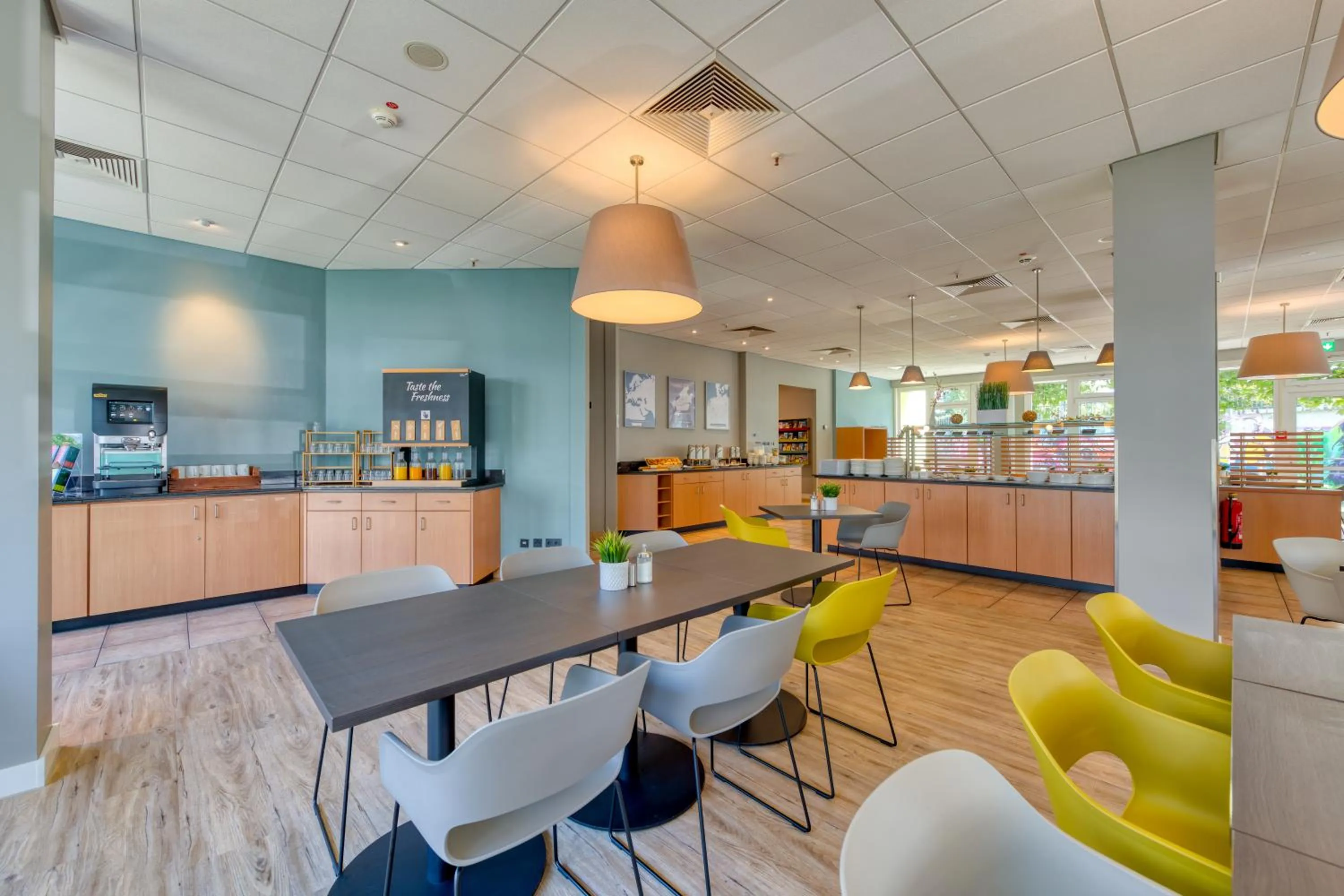 Restaurant/places to eat in ibis Hotel Frankfurt Messe West