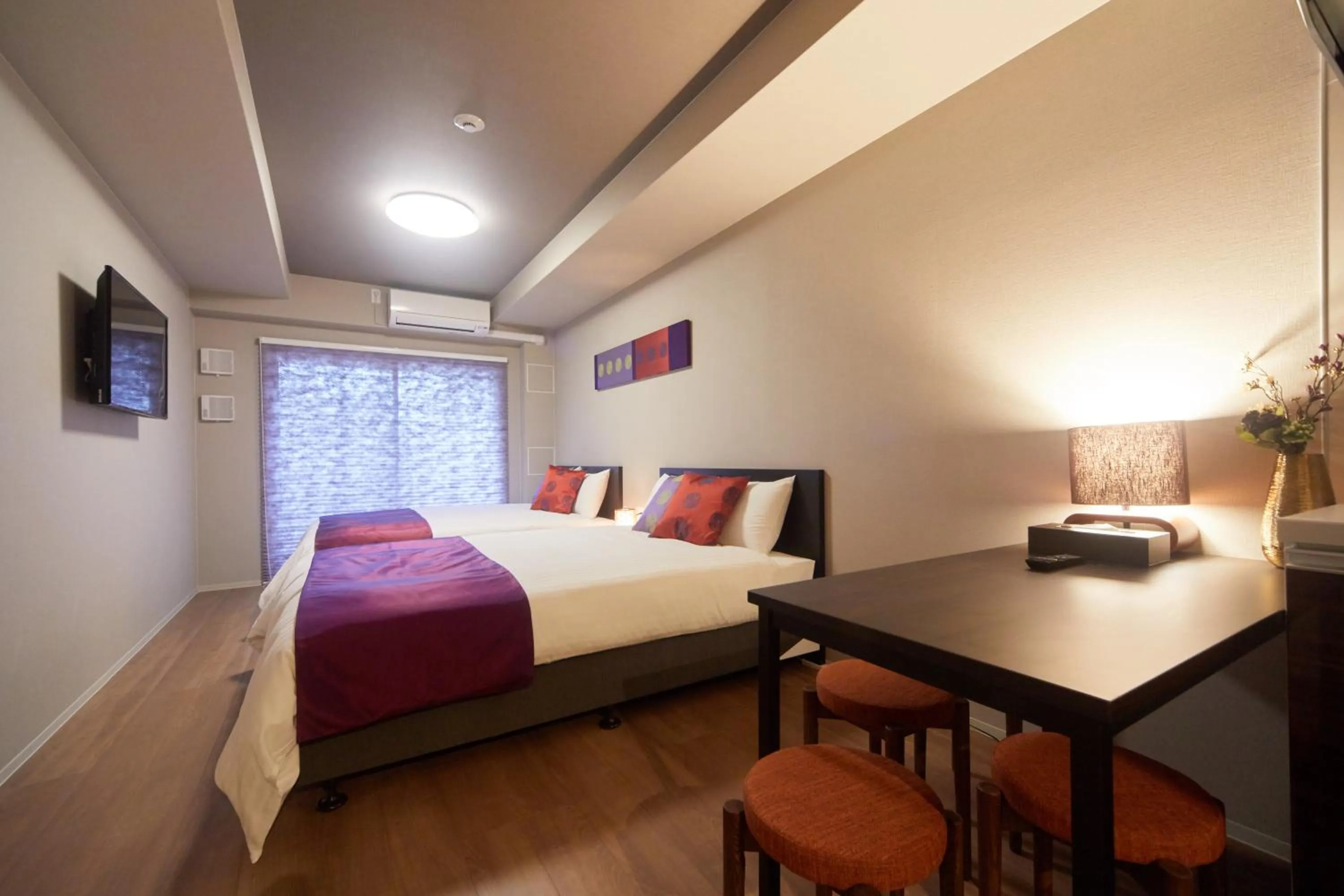 Dining area, Bed in Hotel Mondonce Kyoto Gojo