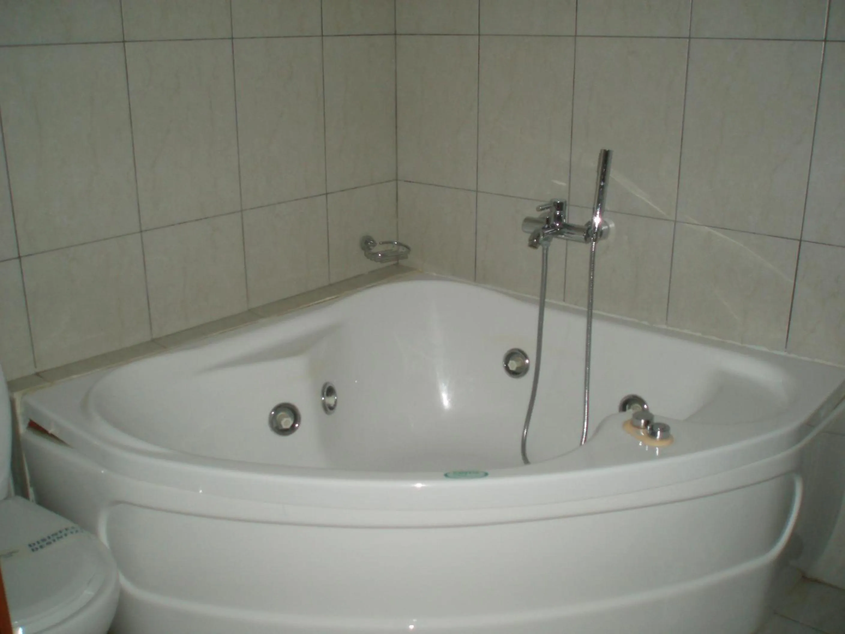 Bathroom in Hotel Orfeas