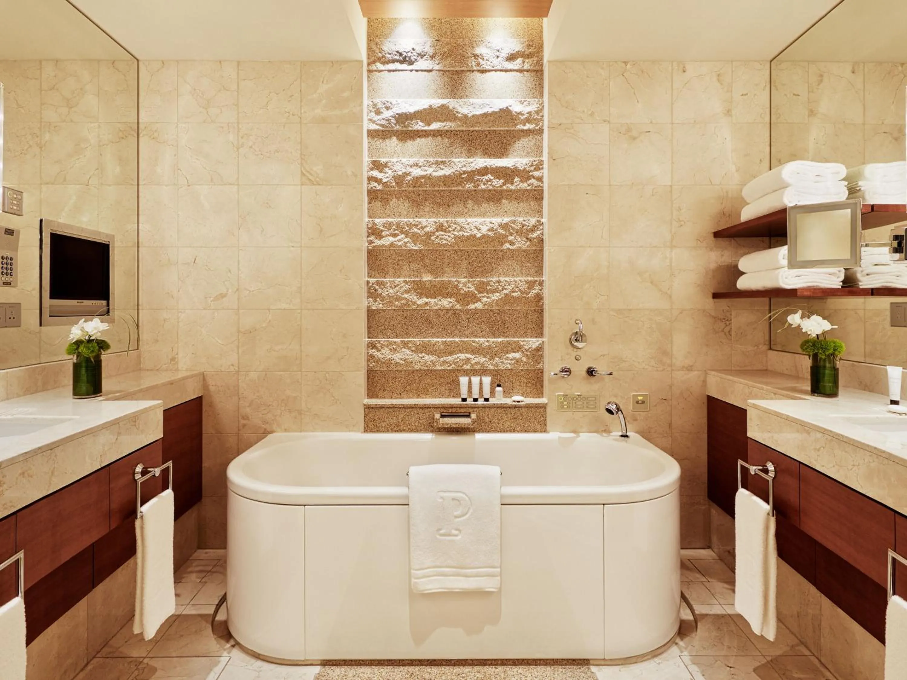 Bath in The Peninsula Tokyo