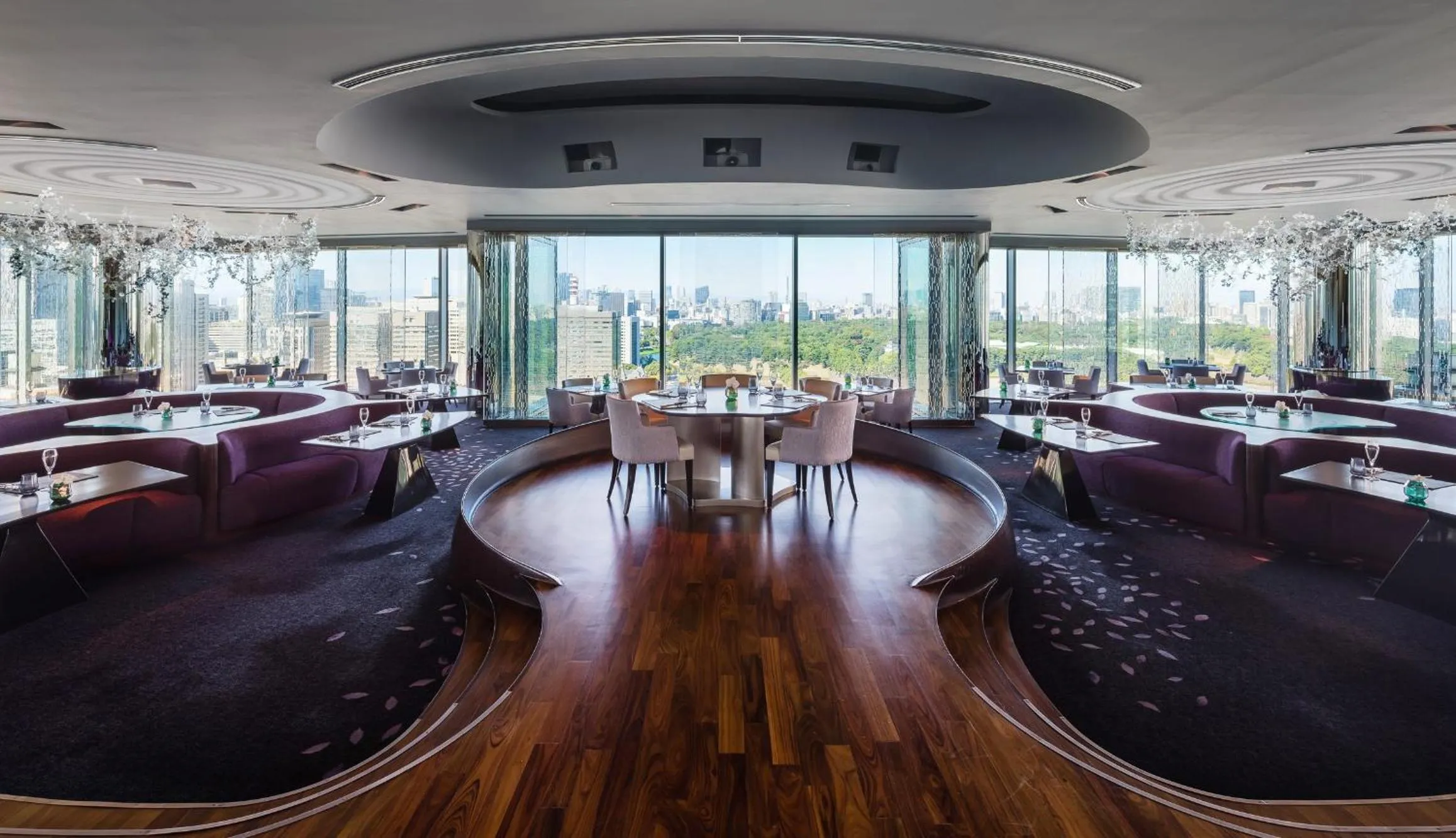 Restaurant/places to eat in The Peninsula Tokyo