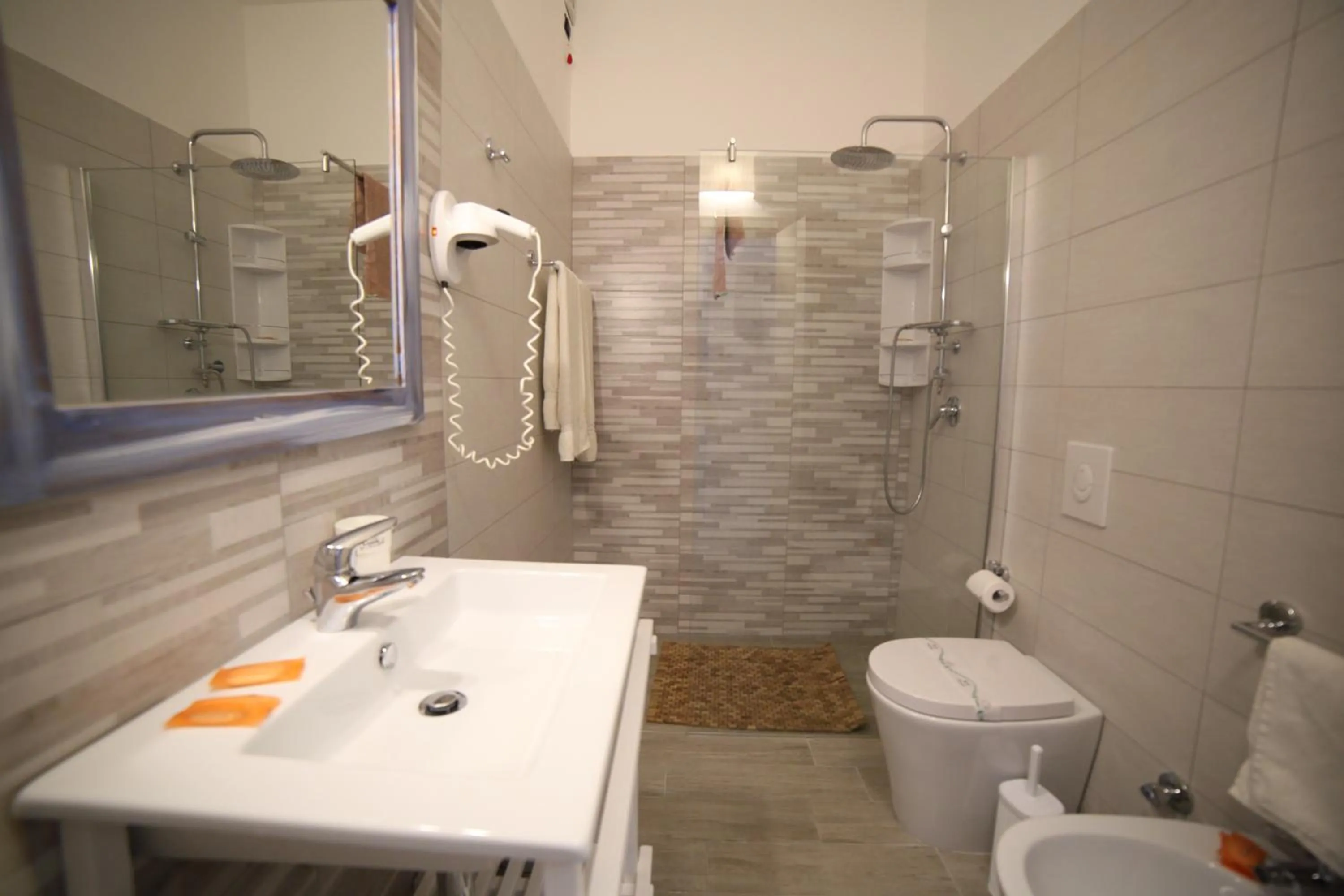 Shower in Hotel Albatros