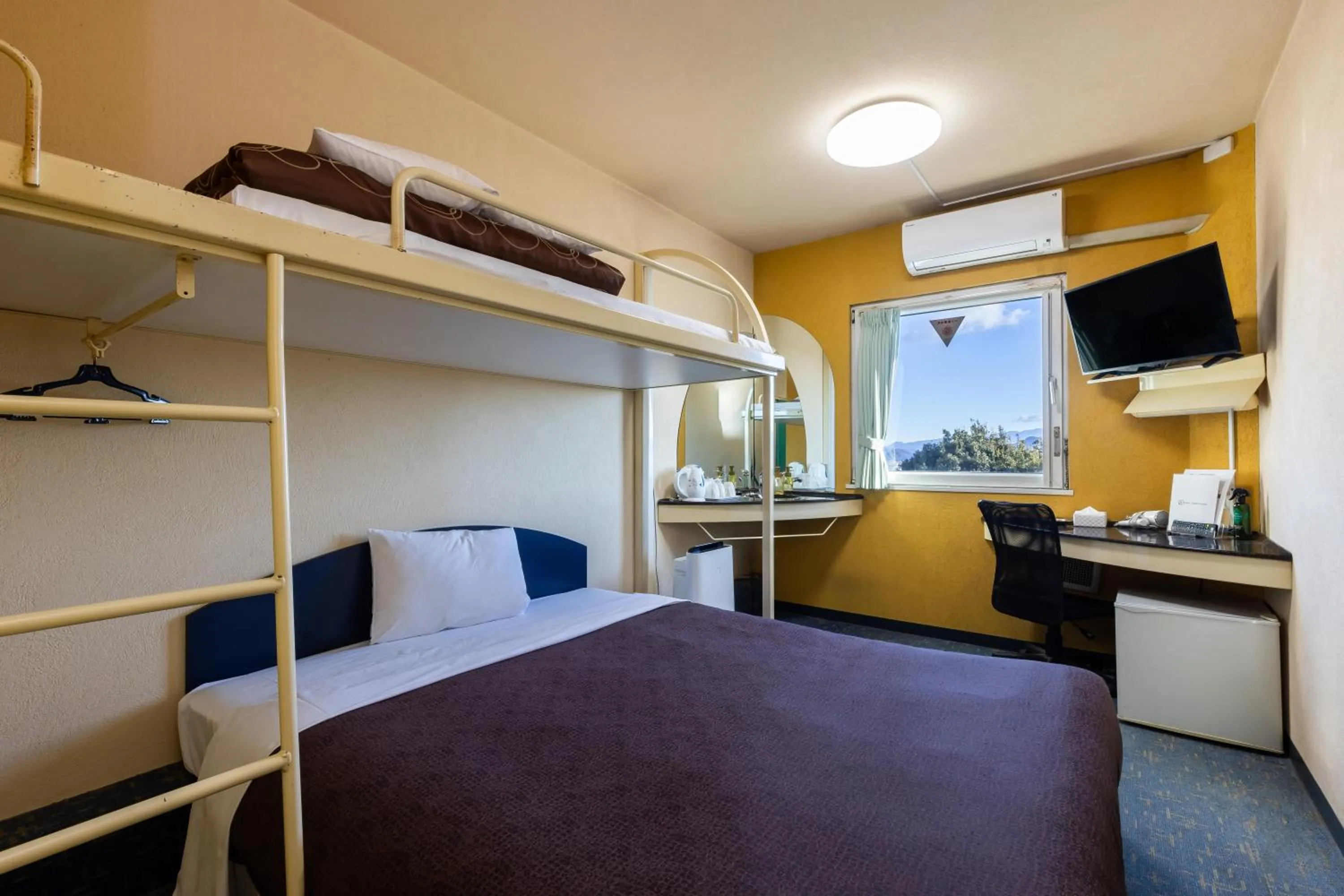 Bed in Select Inn Numazu