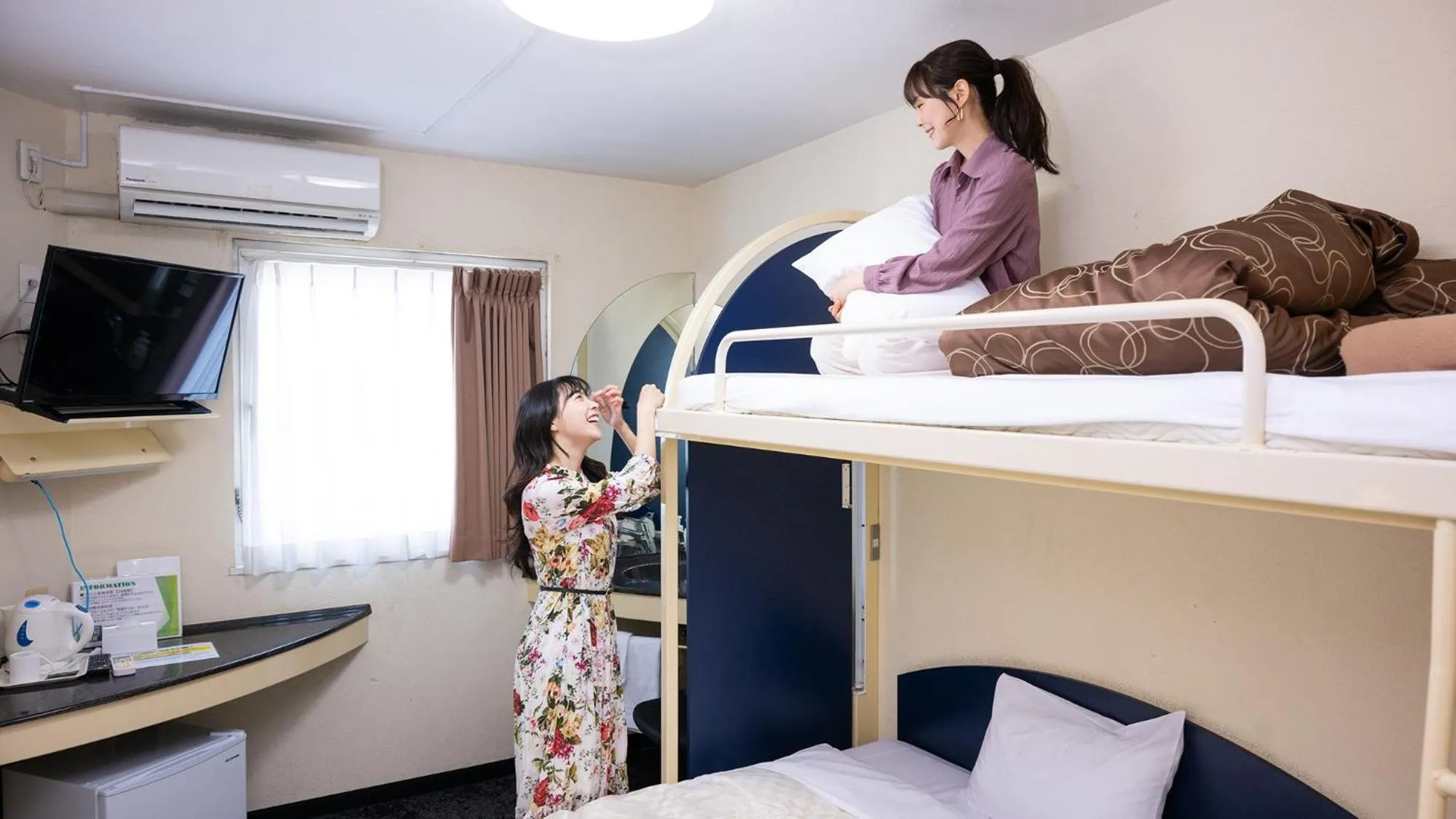 Bed in Select Inn Numazu