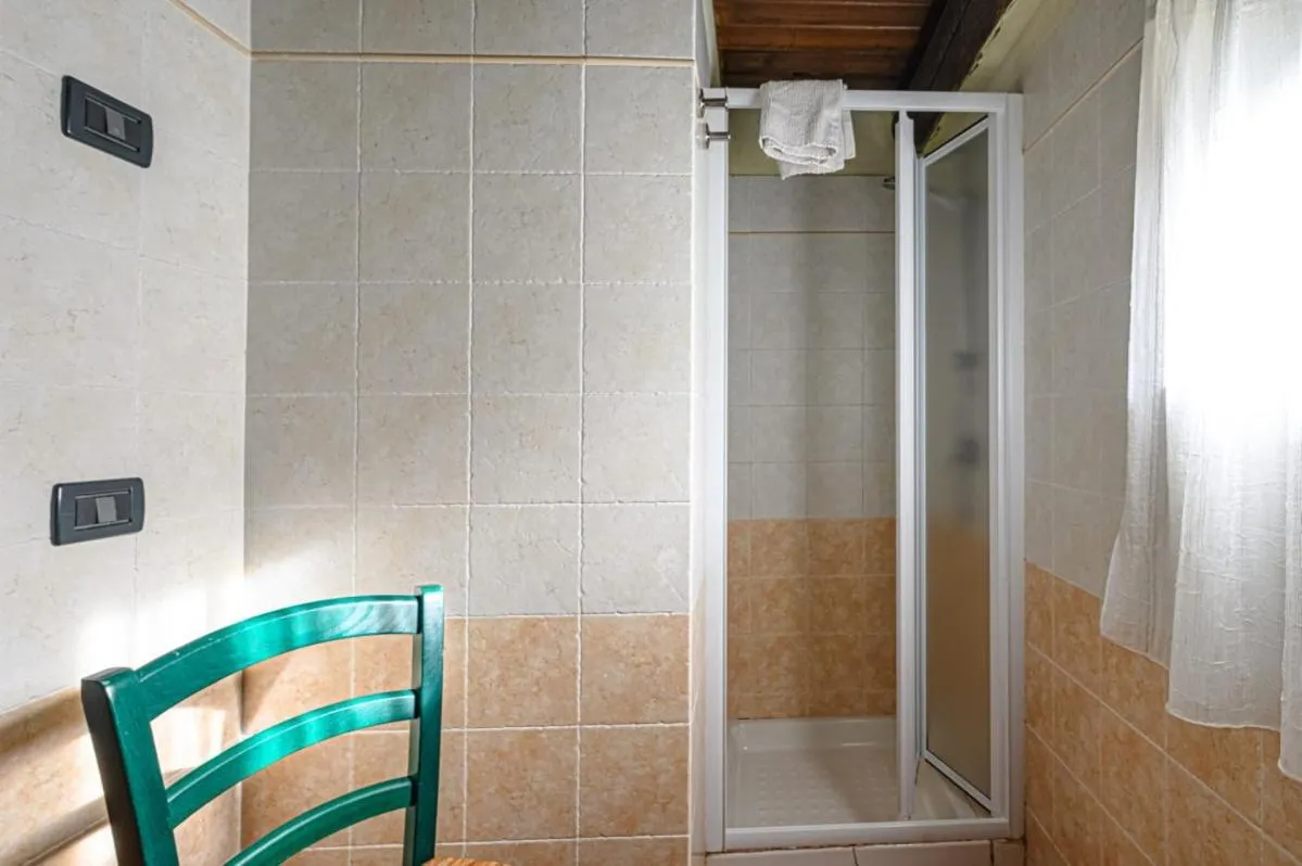 Shower in Agriturismo Pian di Fiume