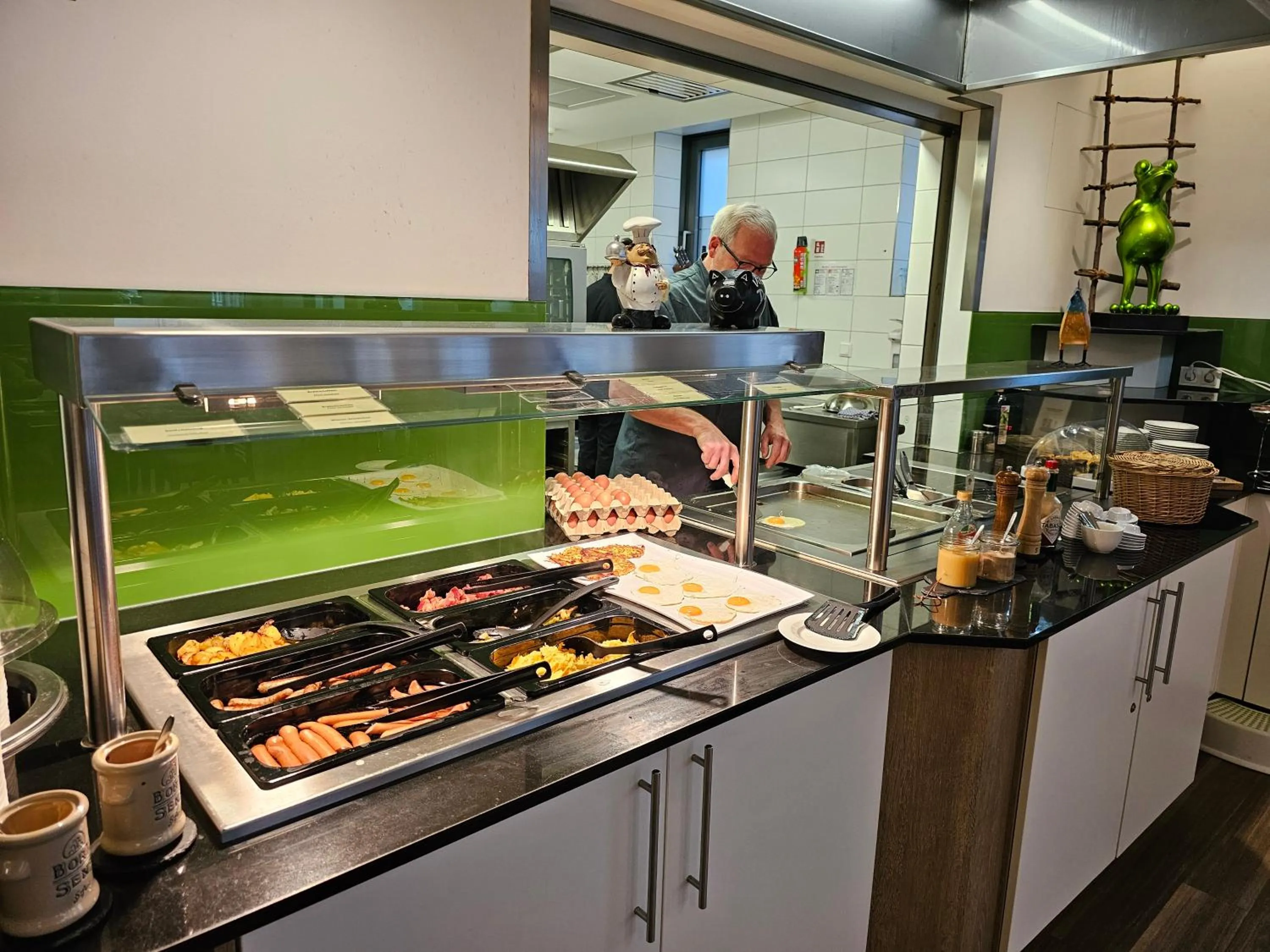 Buffet breakfast in Hotel Am Kaisersaal