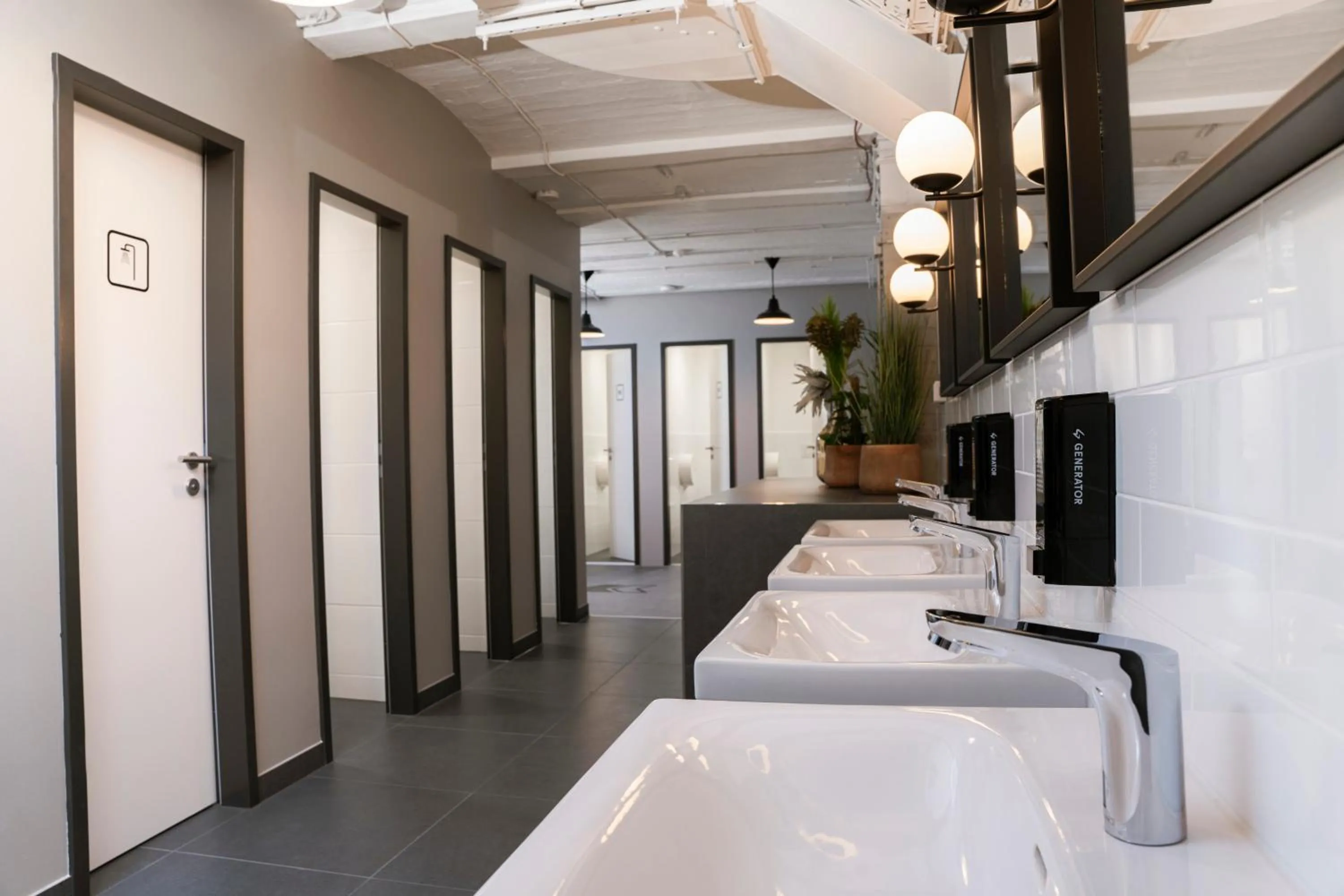 Bathroom in Generator Berlin Mitte