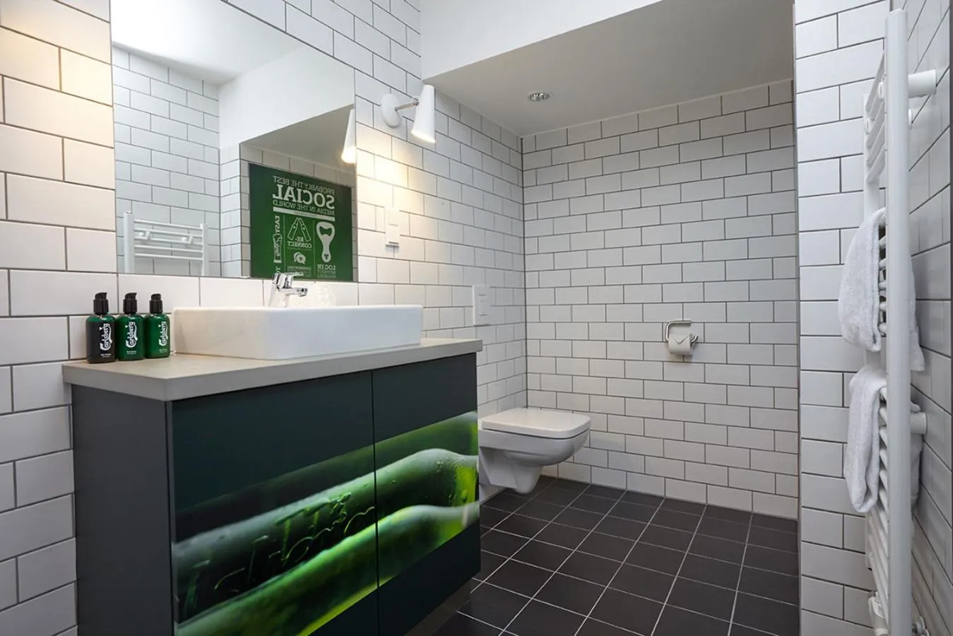 Shower in Generator Berlin Mitte