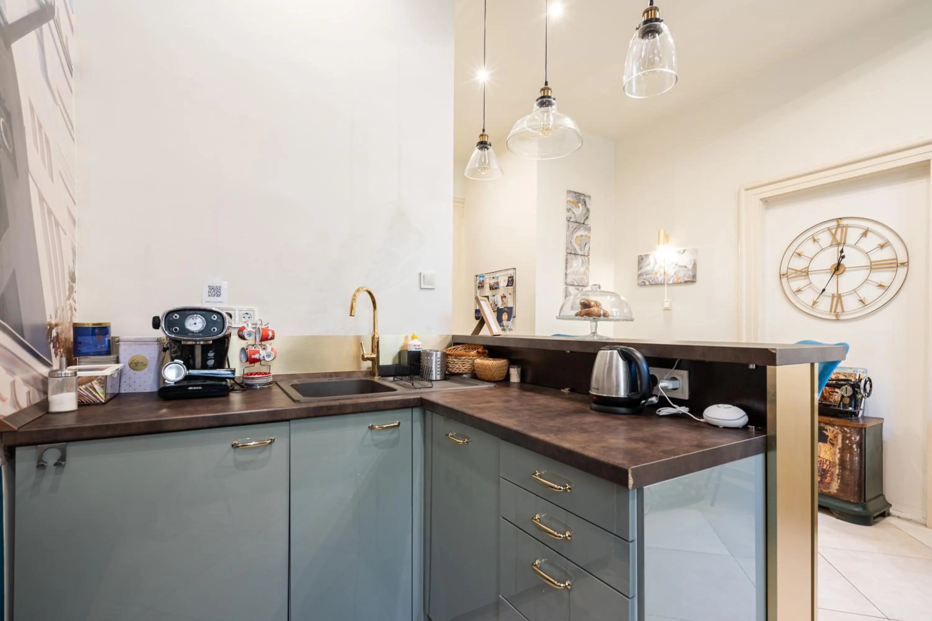 Communal kitchen in Park&Art Boutique Suites