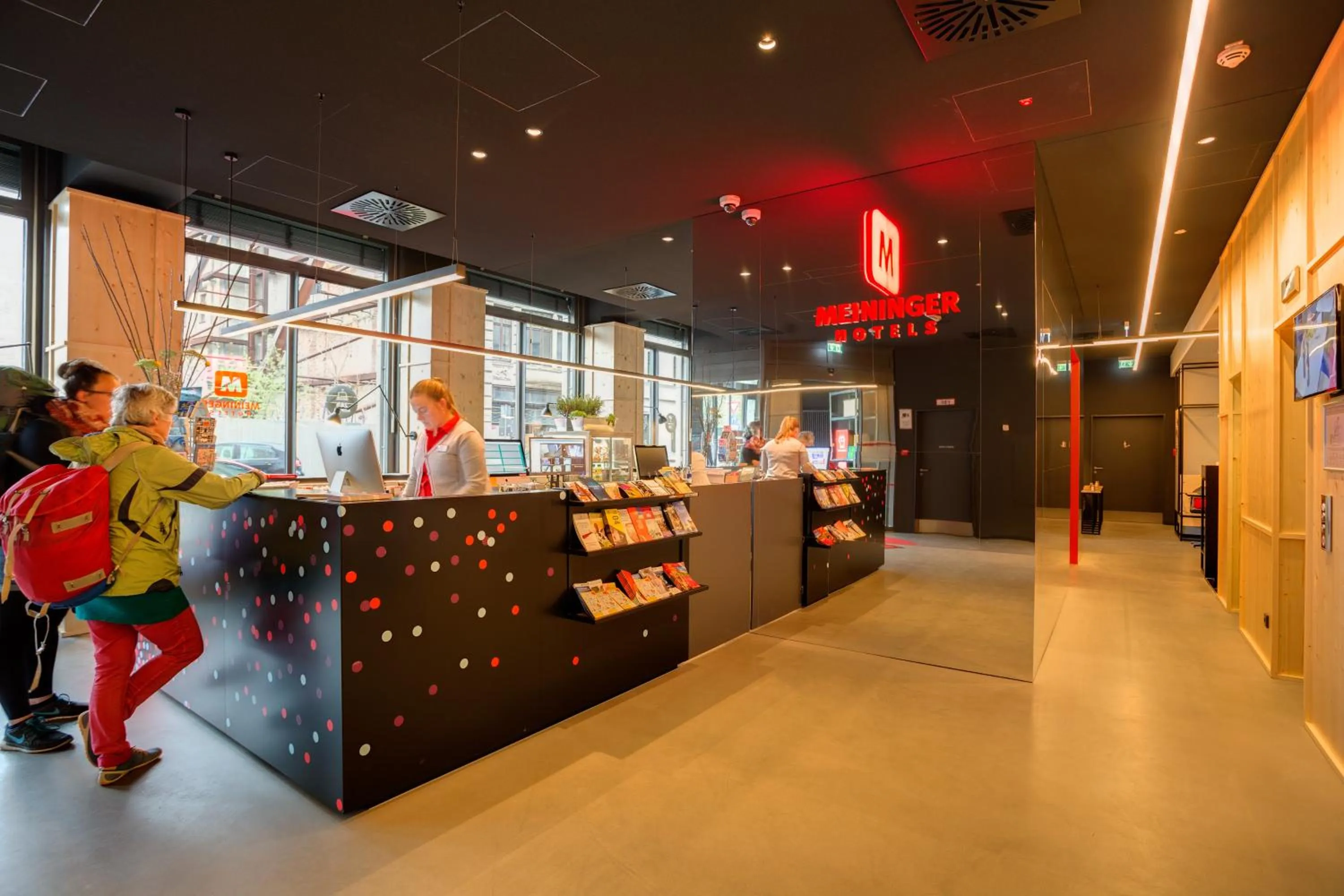 Lobby or reception in MEININGER Hotel Leipzig Hauptbahnhof