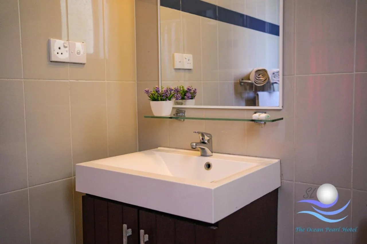 The Ocean Pearl Hotel Negombo