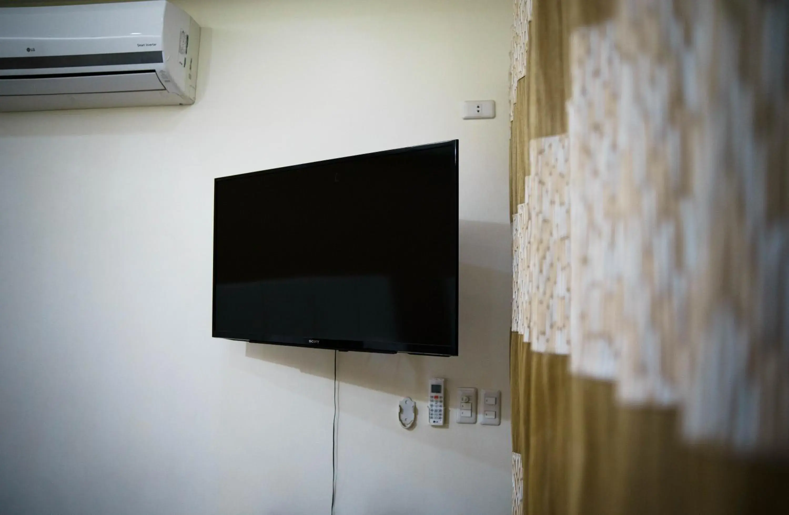 Family Room with Garden View in AJ's Place Beach Resort Family Room with Garden View in AJ's Place Beach Resort