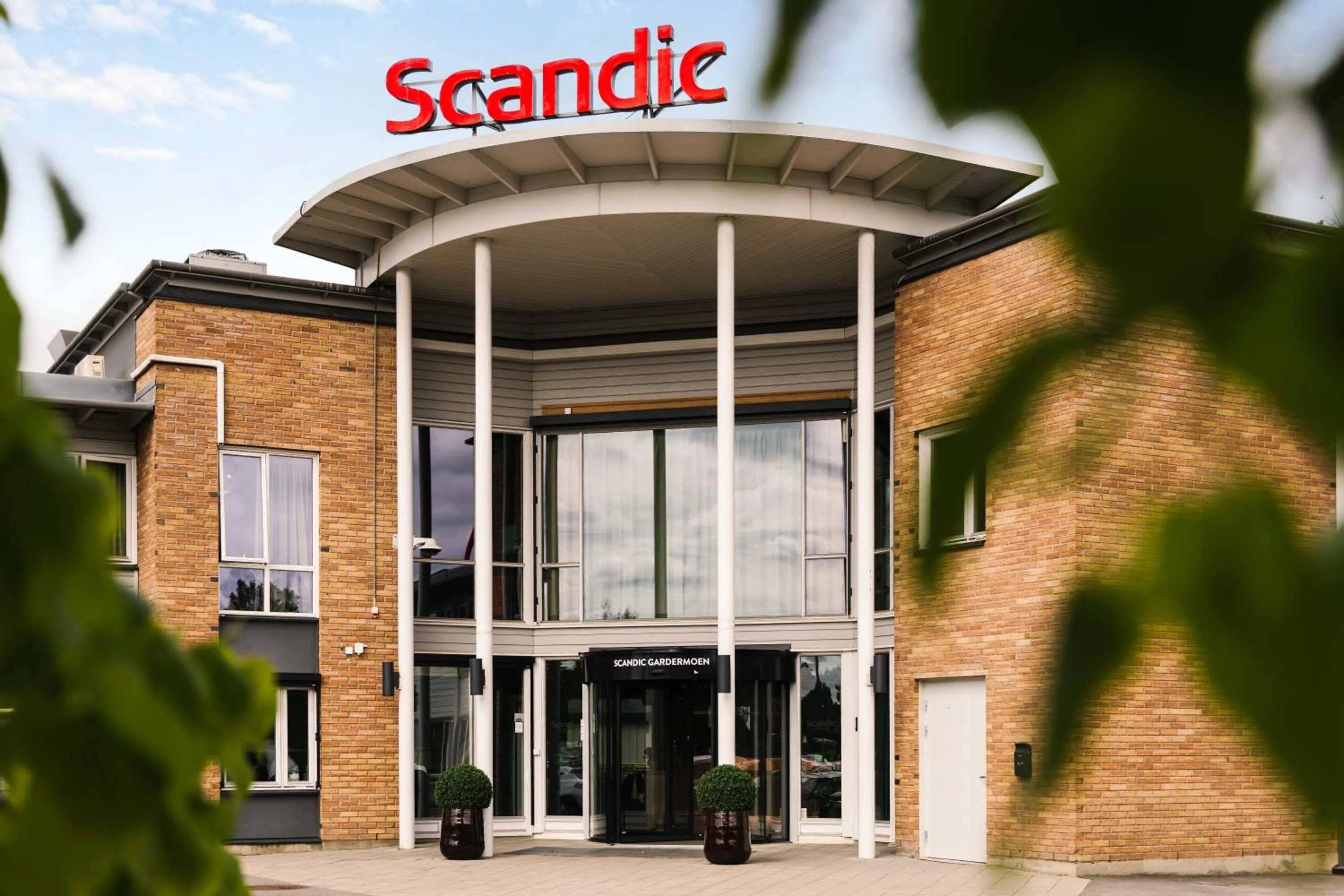 Facade/entrance in Scandic Gardermoen