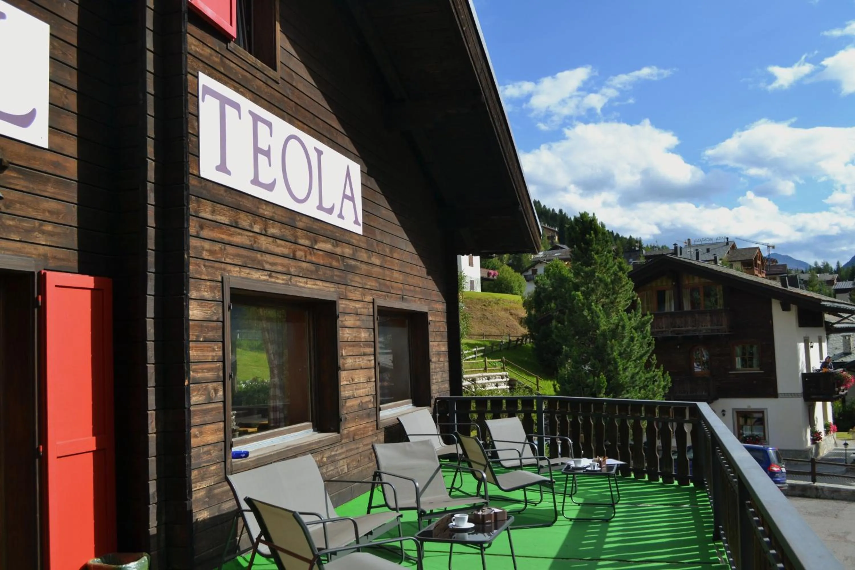 Summer in Hotel Teola