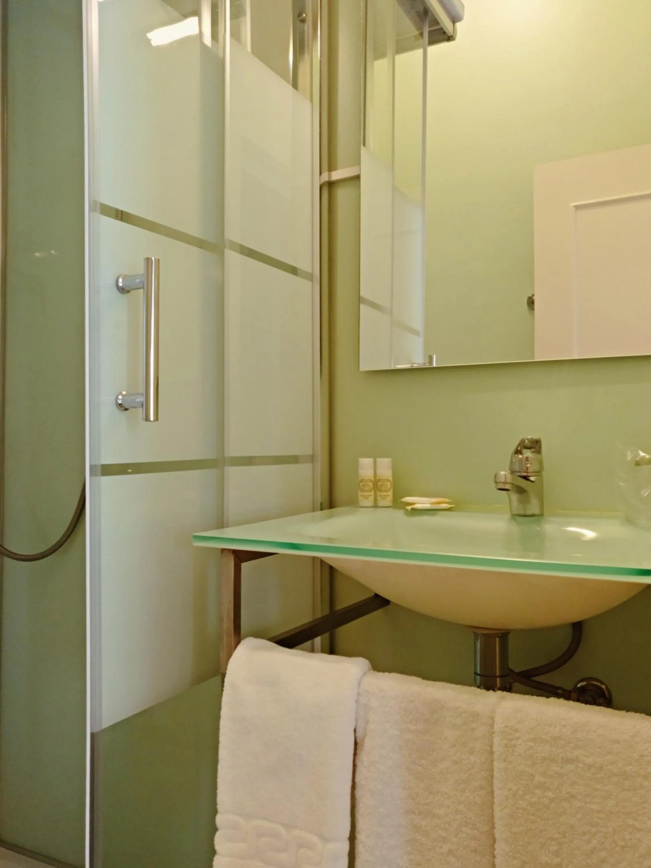 Bathroom in O'Porto Seven - Guest House