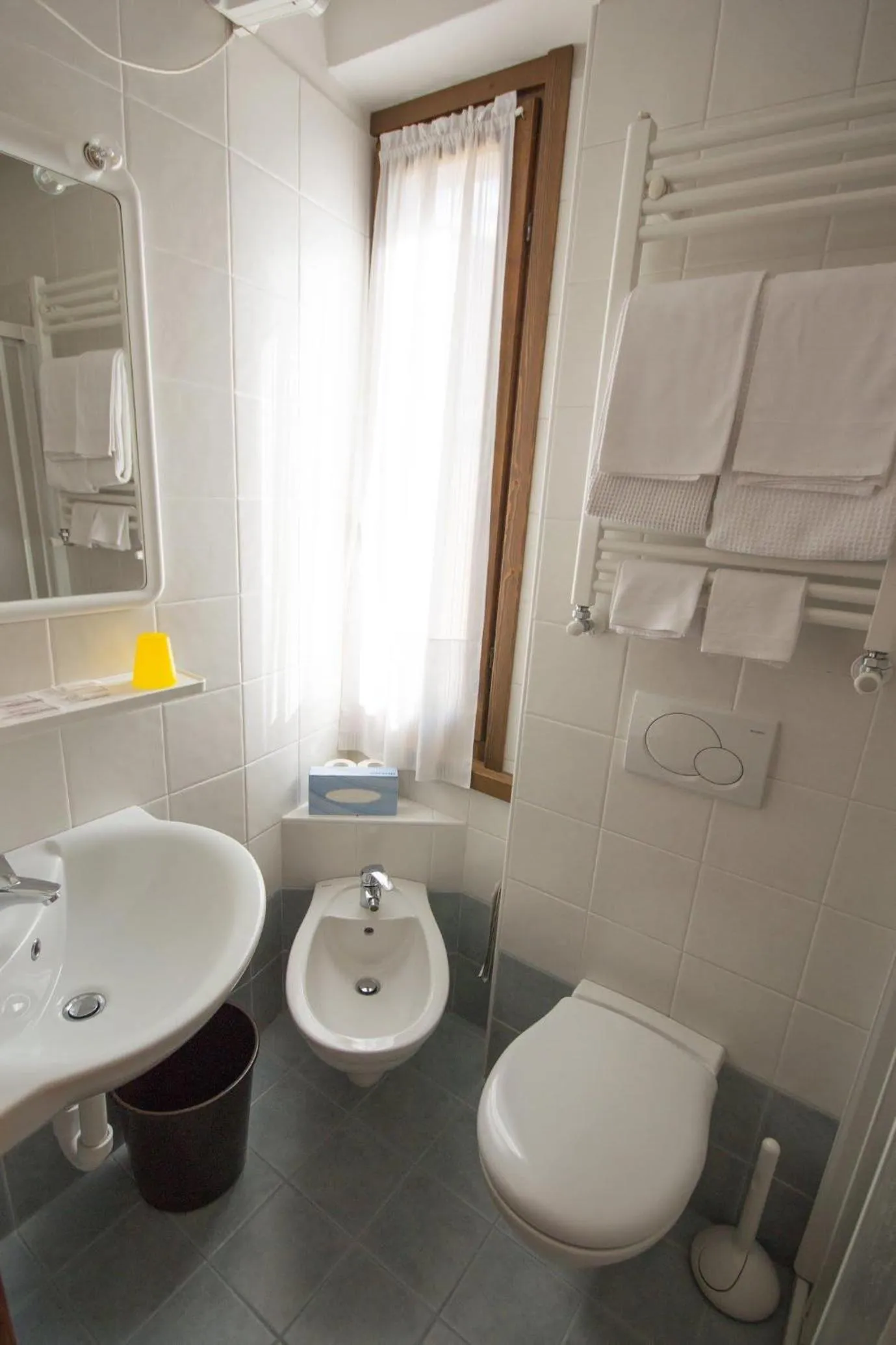 Shower in Meublé Albergo Dante