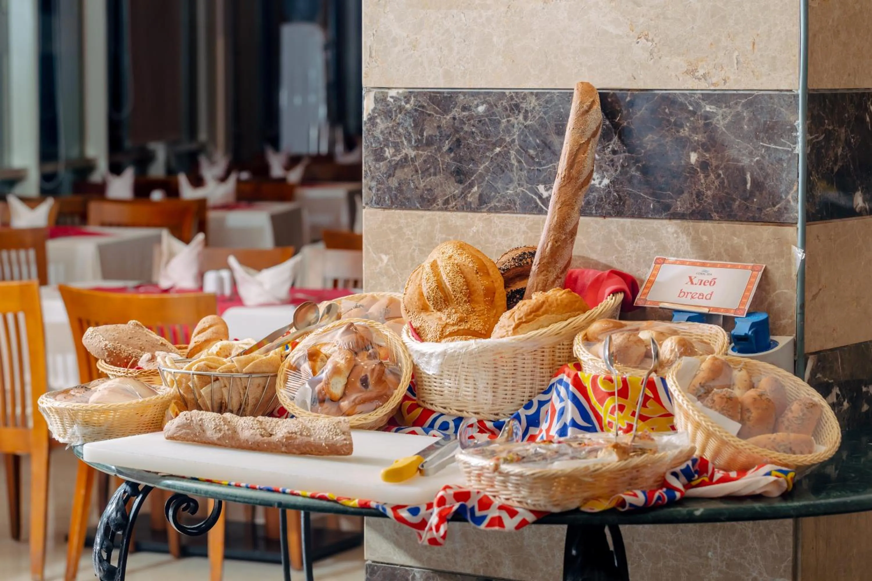 Restaurant/places to eat in Coral Sea Beach and Aqua Park