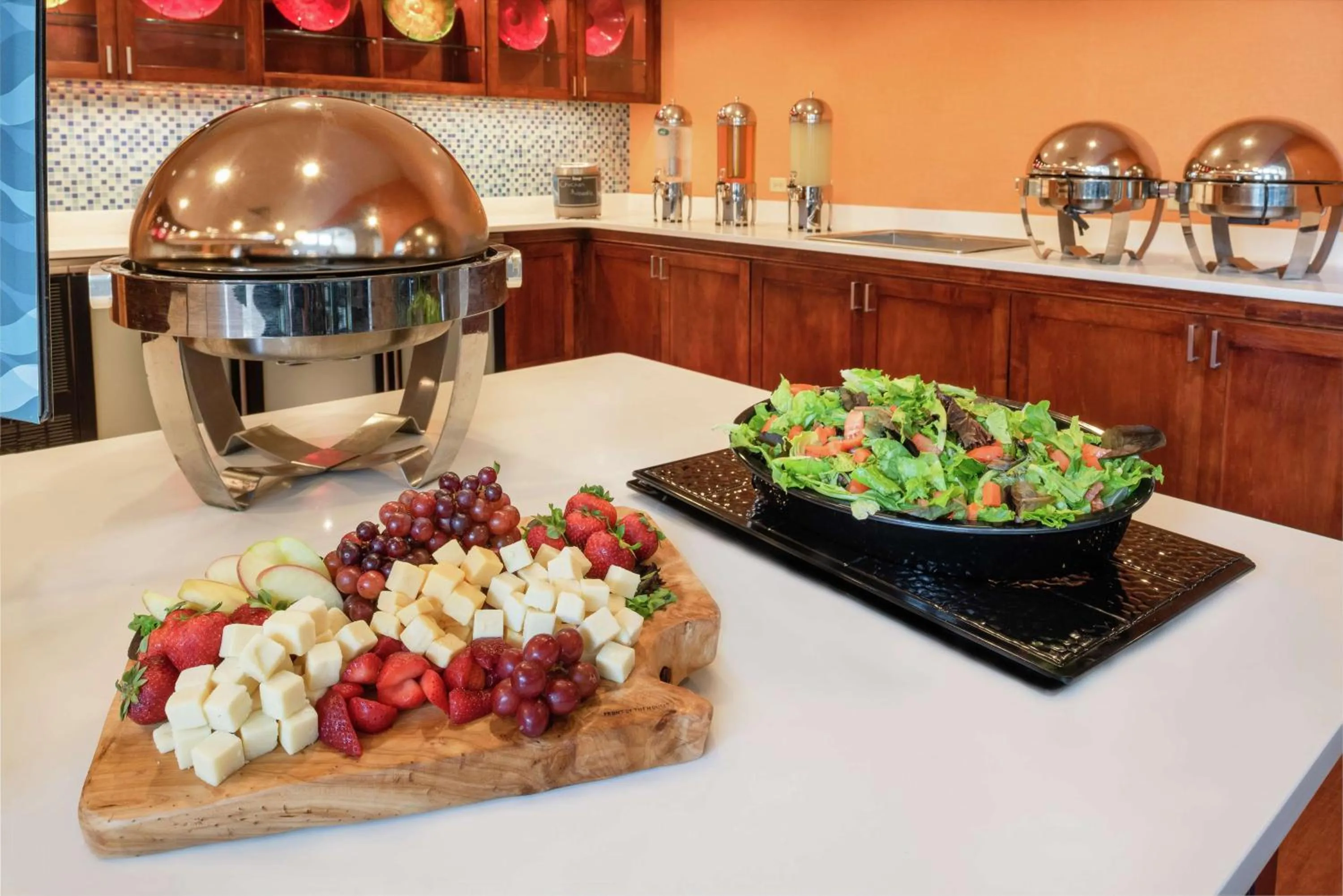 Dining area in Homewood Suites by Hilton Virginia Beach