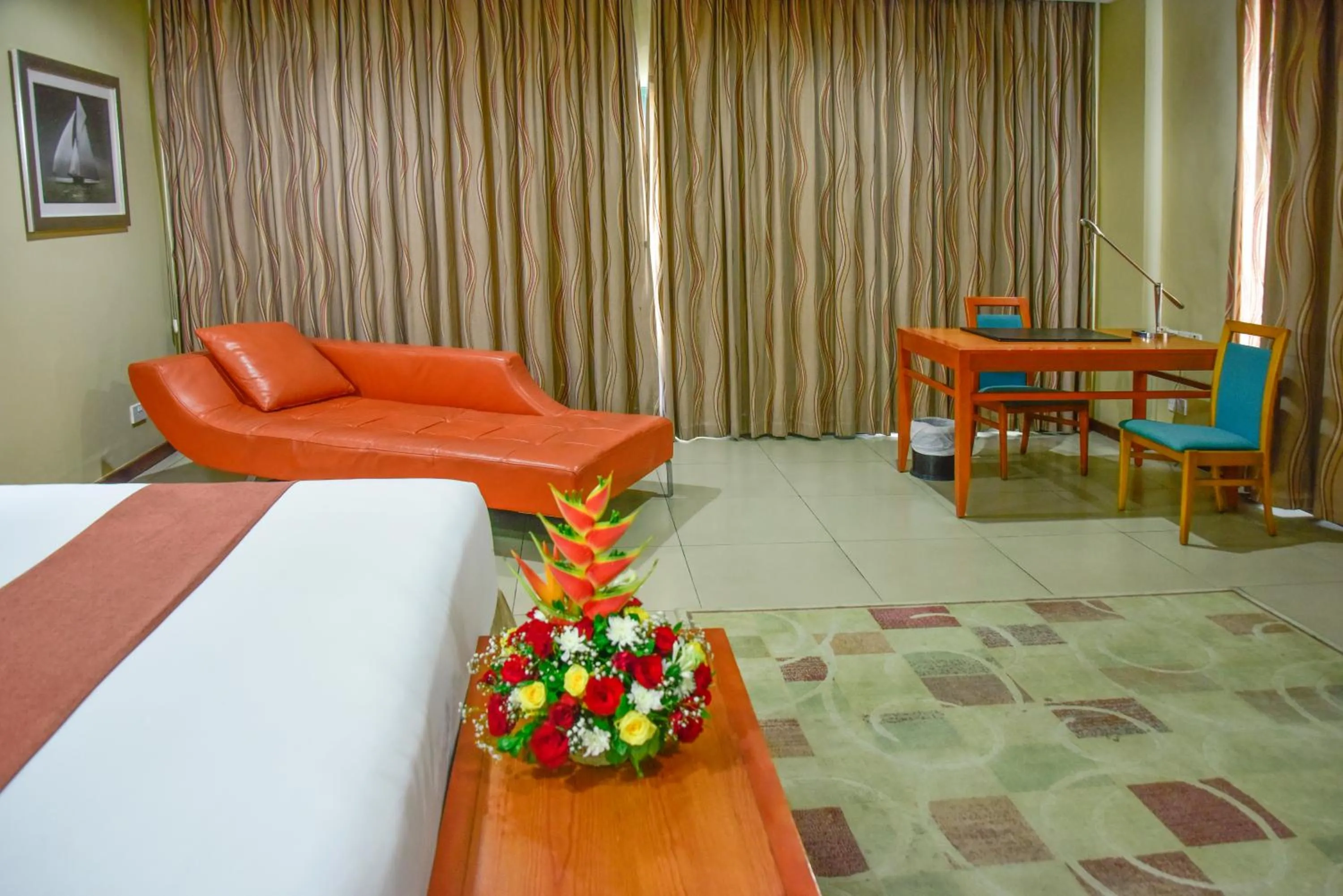 Photo of the whole room, Bed in Harbour View Suites