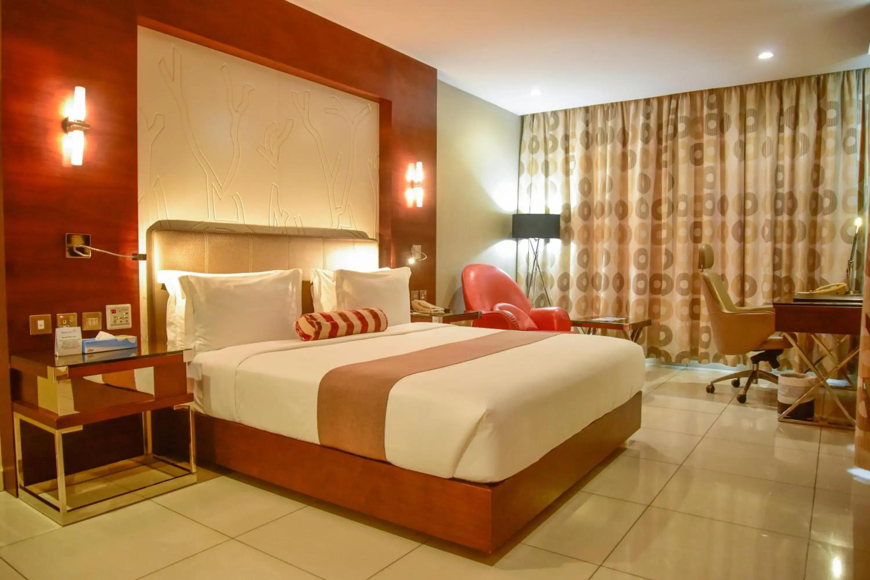 Deluxe Double Room with Balcony and Sea View - single occupancy in Harbour View Suites Deluxe Double Room with Balcony and Sea View - single occupancy in Harbour View Suites