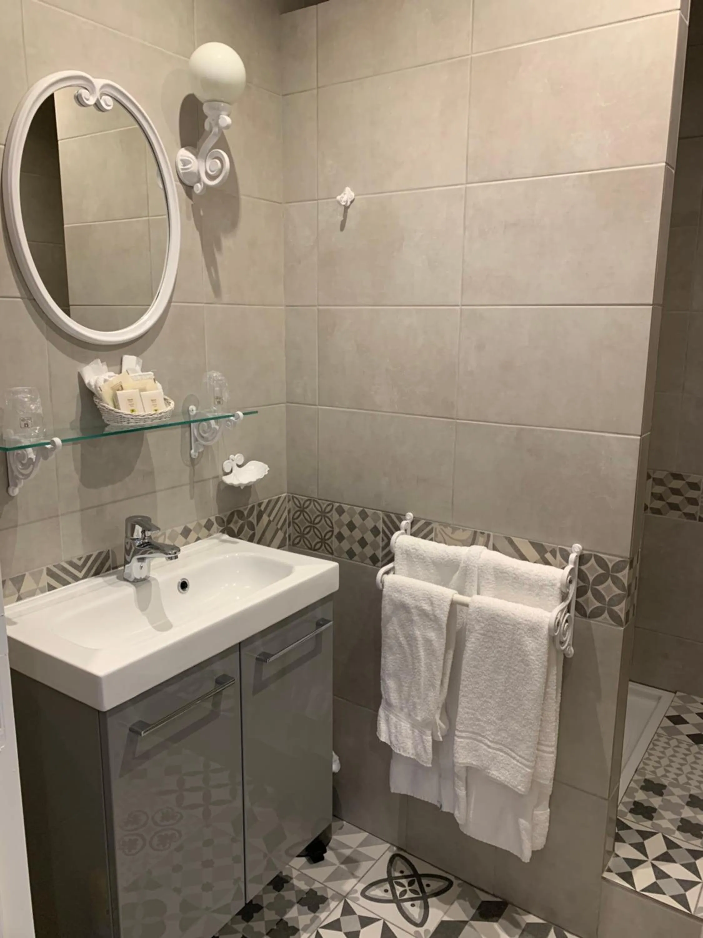 Bathroom in L'Auberge du Port des Roches