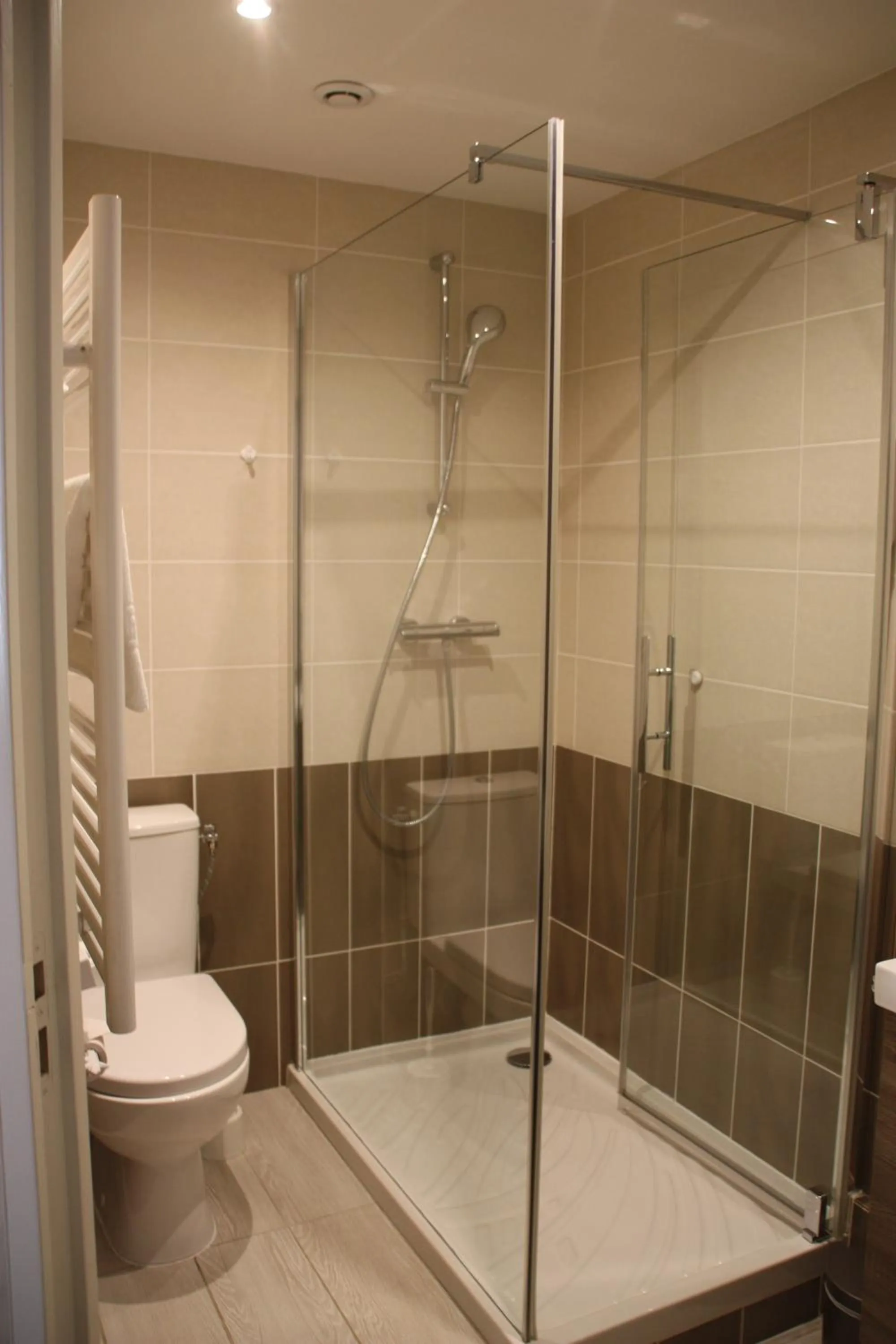 Bathroom in L'Auberge du Port des Roches