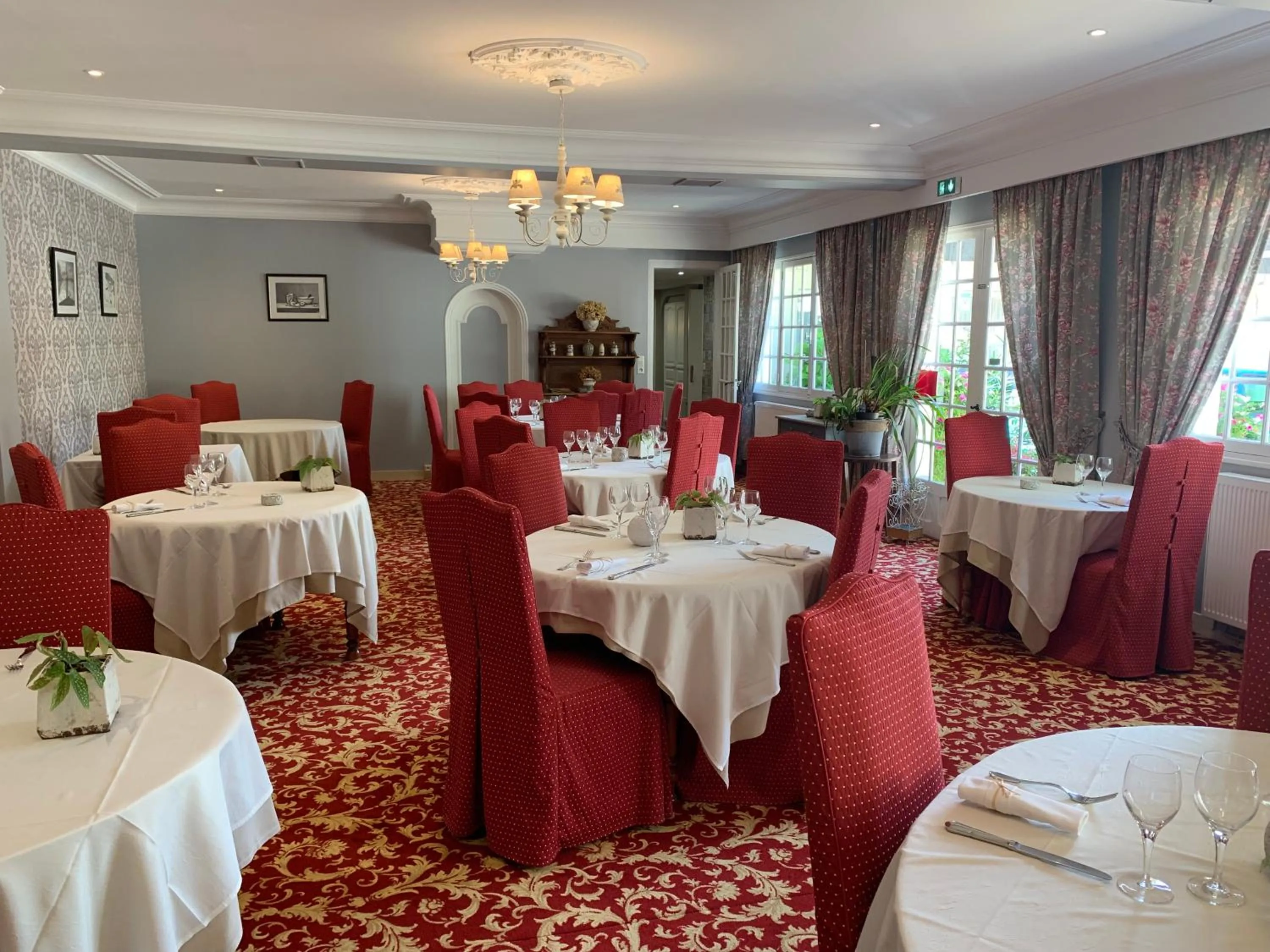 Restaurant/places to eat in L'Auberge du Port des Roches