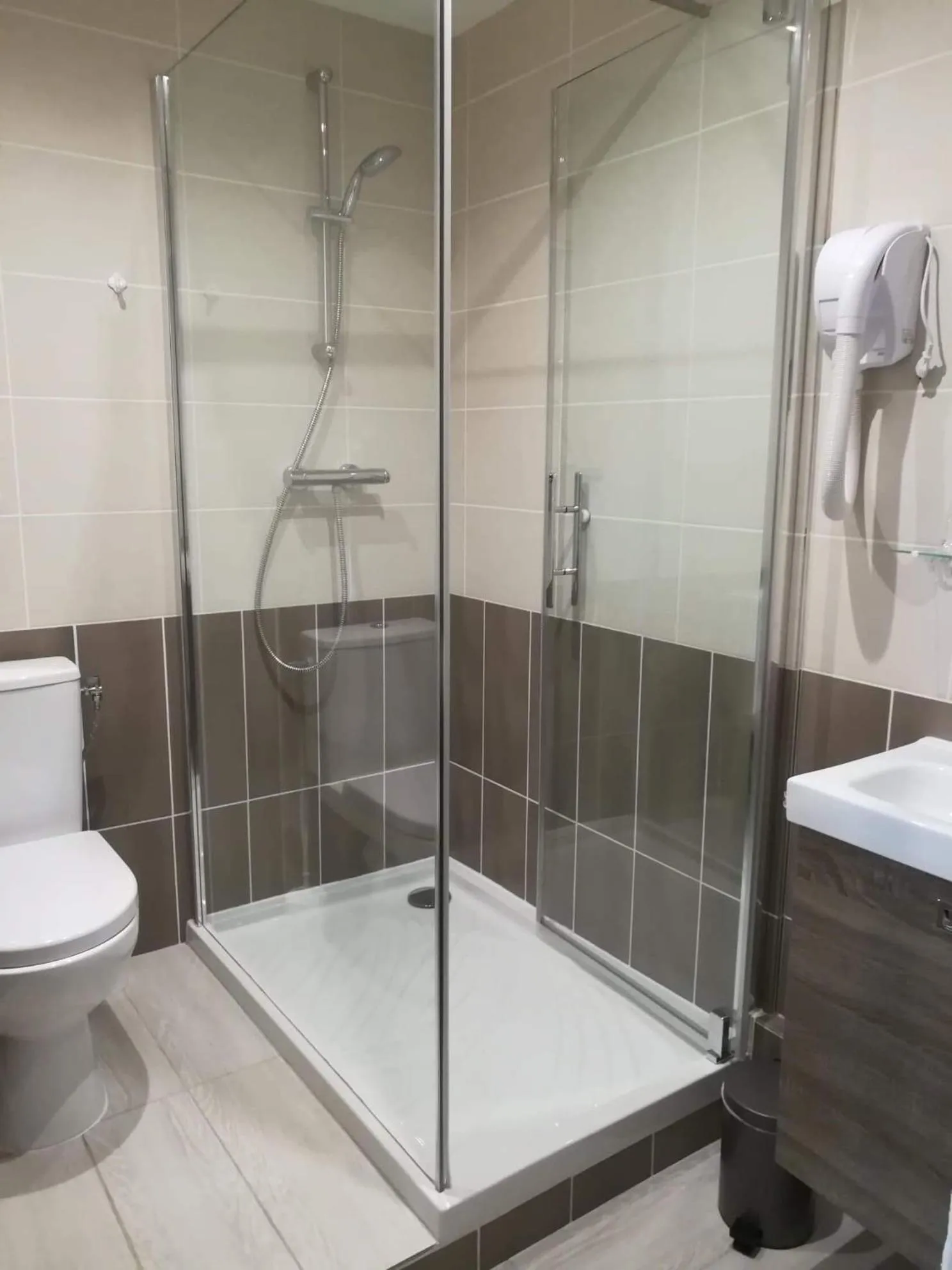 Bathroom in L'Auberge du Port des Roches