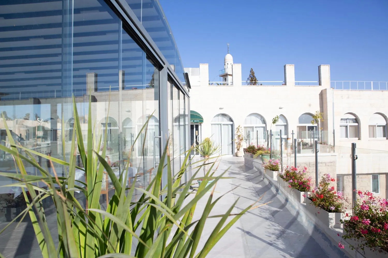 Property building in Golden Walls Hotel