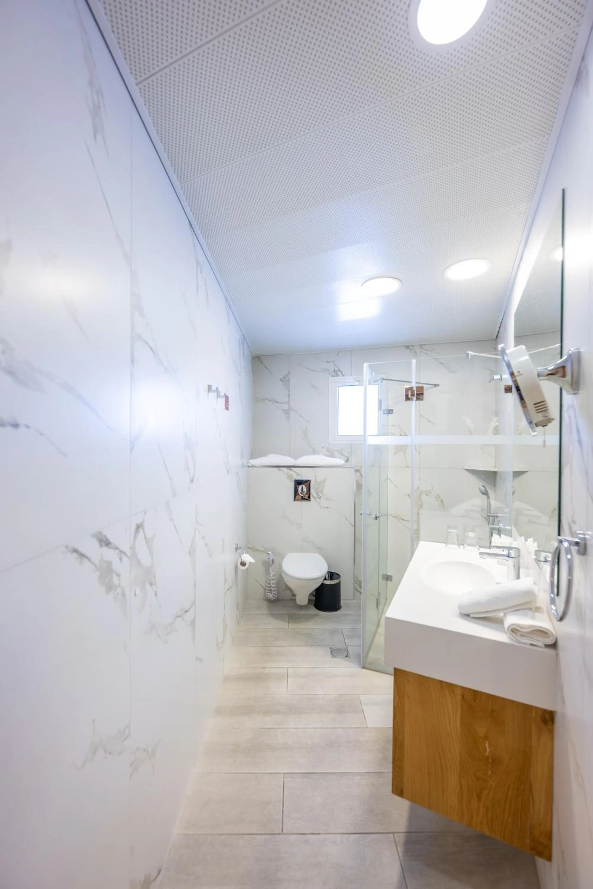 Shower in Golden Walls Hotel