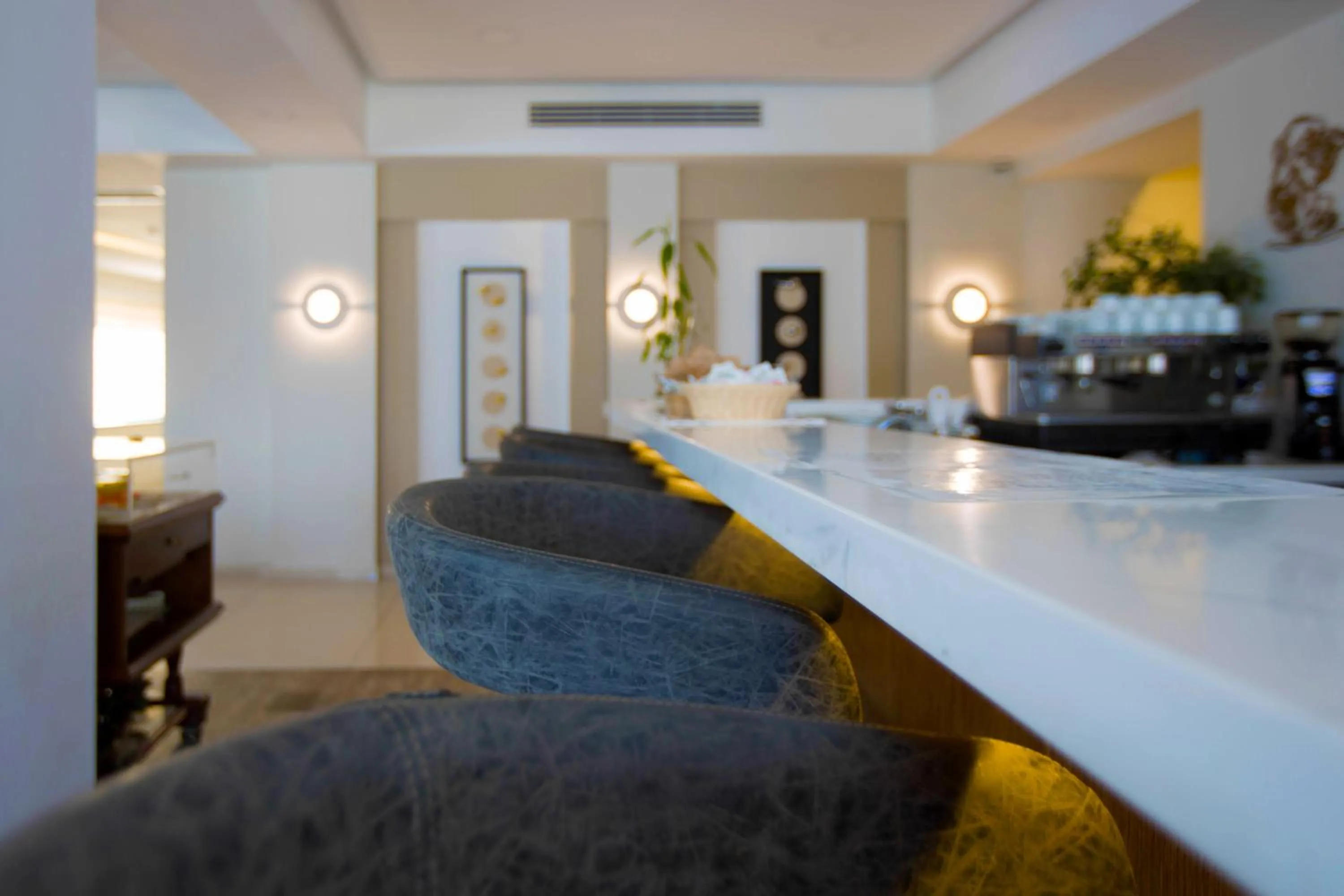 Lounge or bar in Golden Walls Hotel