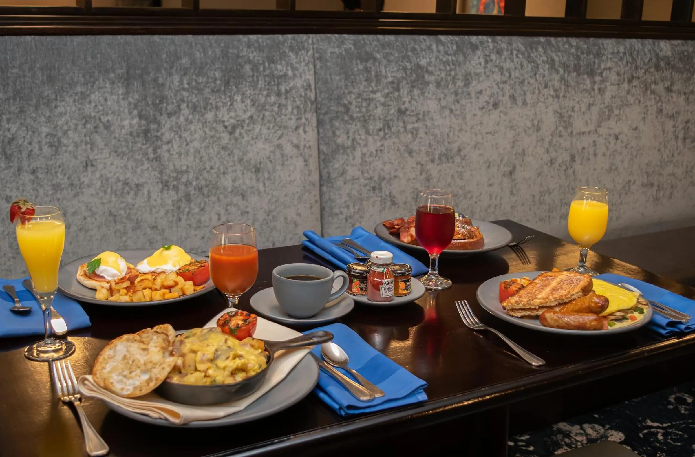 Breakfast in Crowne Plaza Albany - The Desmond Hotel