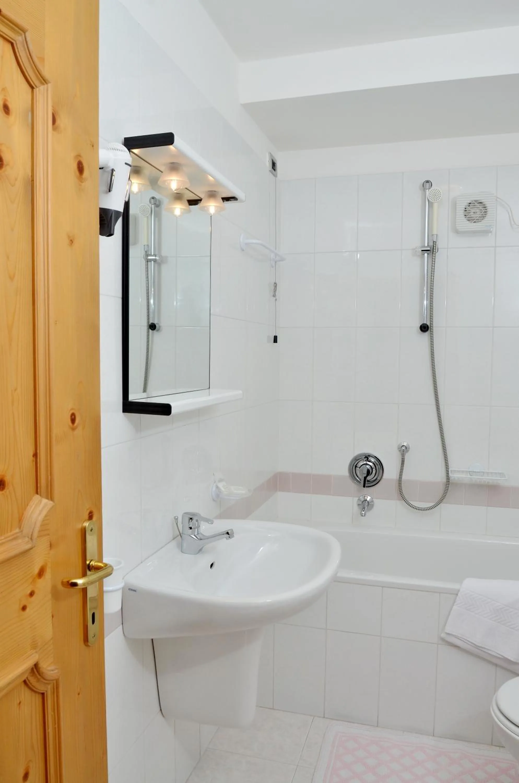 Bathroom in Residence Taufer