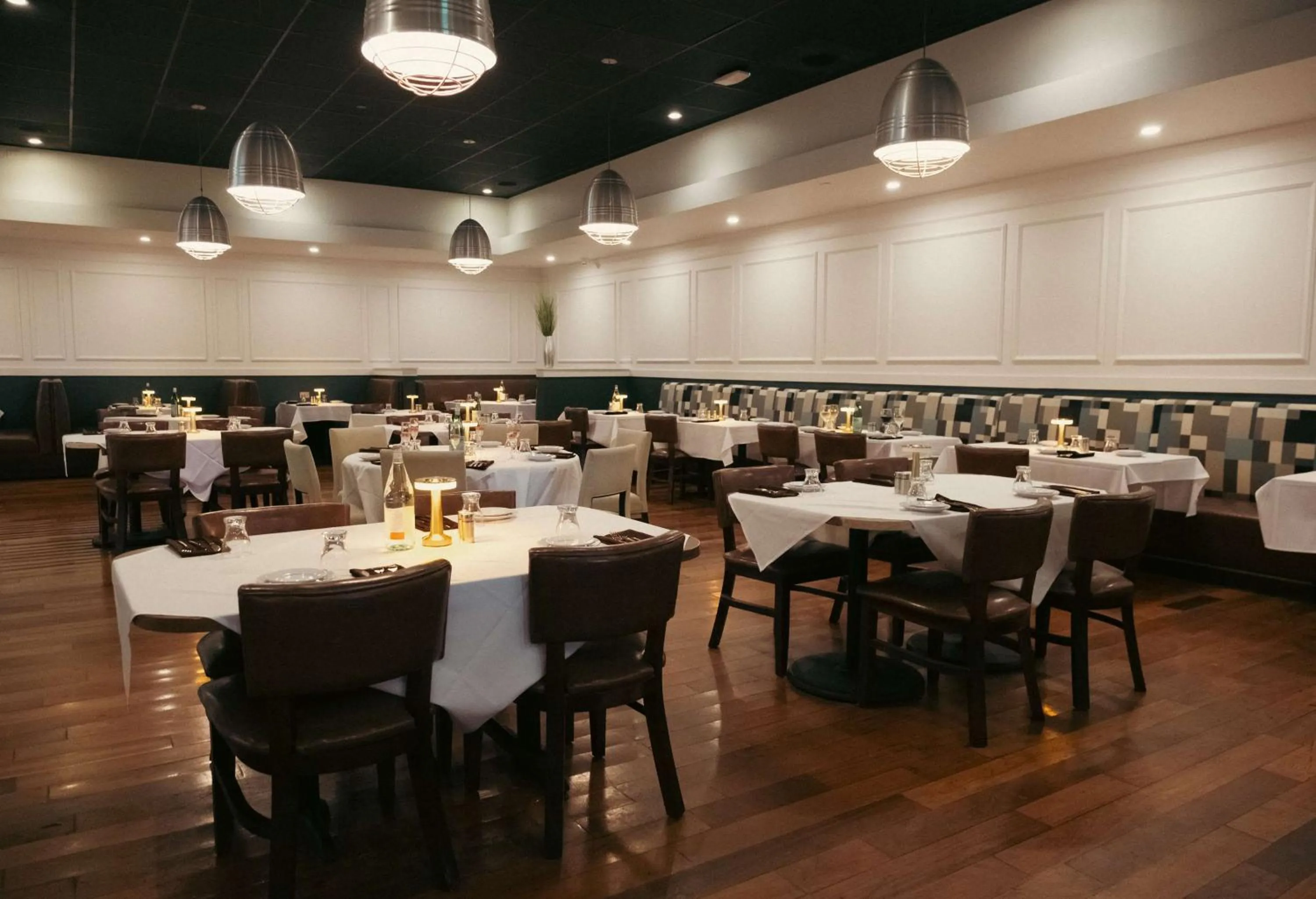 Restaurant/places to eat in Hilton Palm Beach PBI