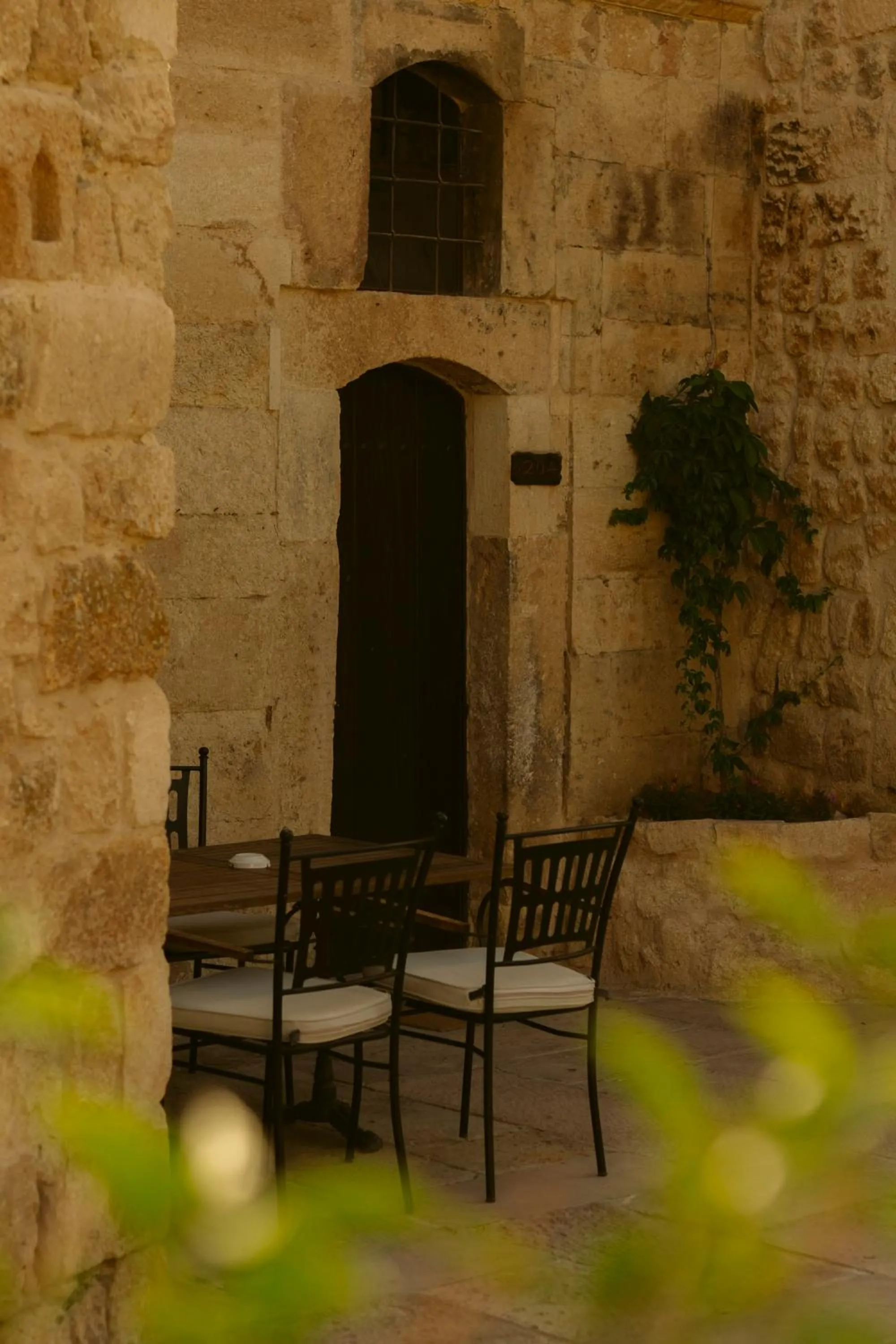 Seating area in Dere Suites Cappadocia