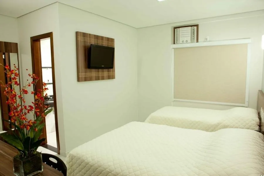 Bedroom, Bed in Serras Hotel