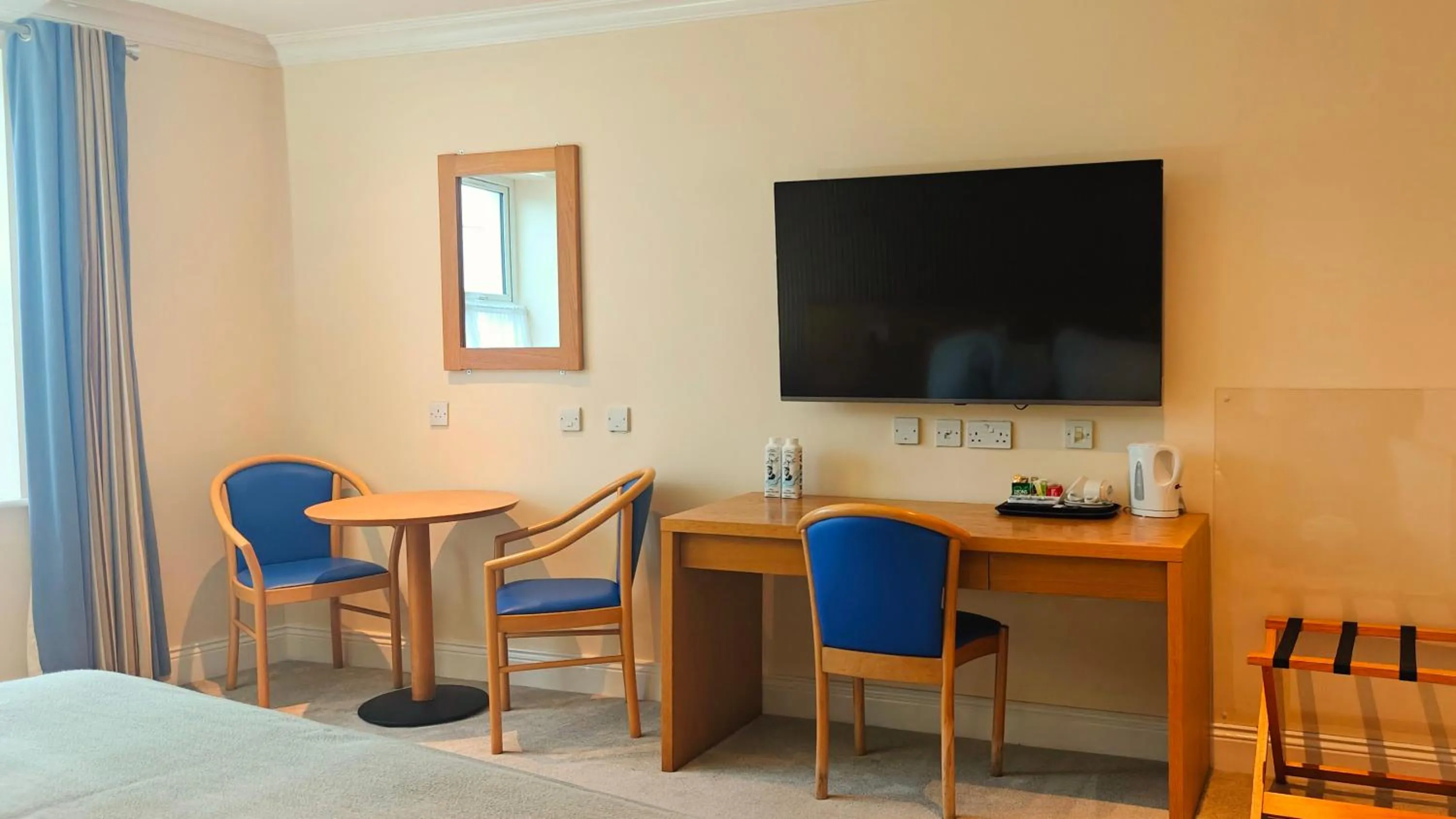 TV and multimedia, Bed in Hotel Ceann Sibeal