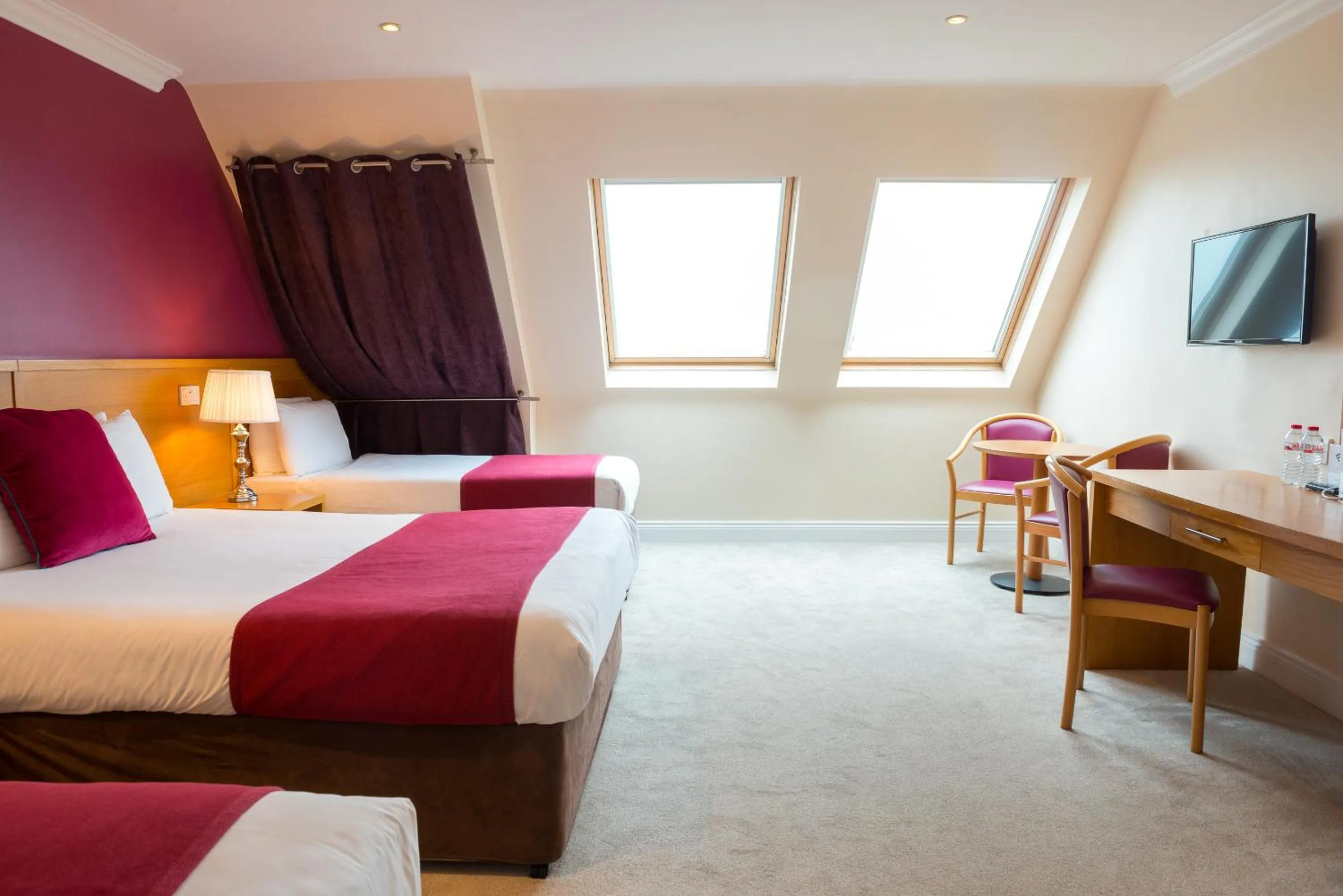 Bedroom, Bed in Hotel Ceann Sibeal