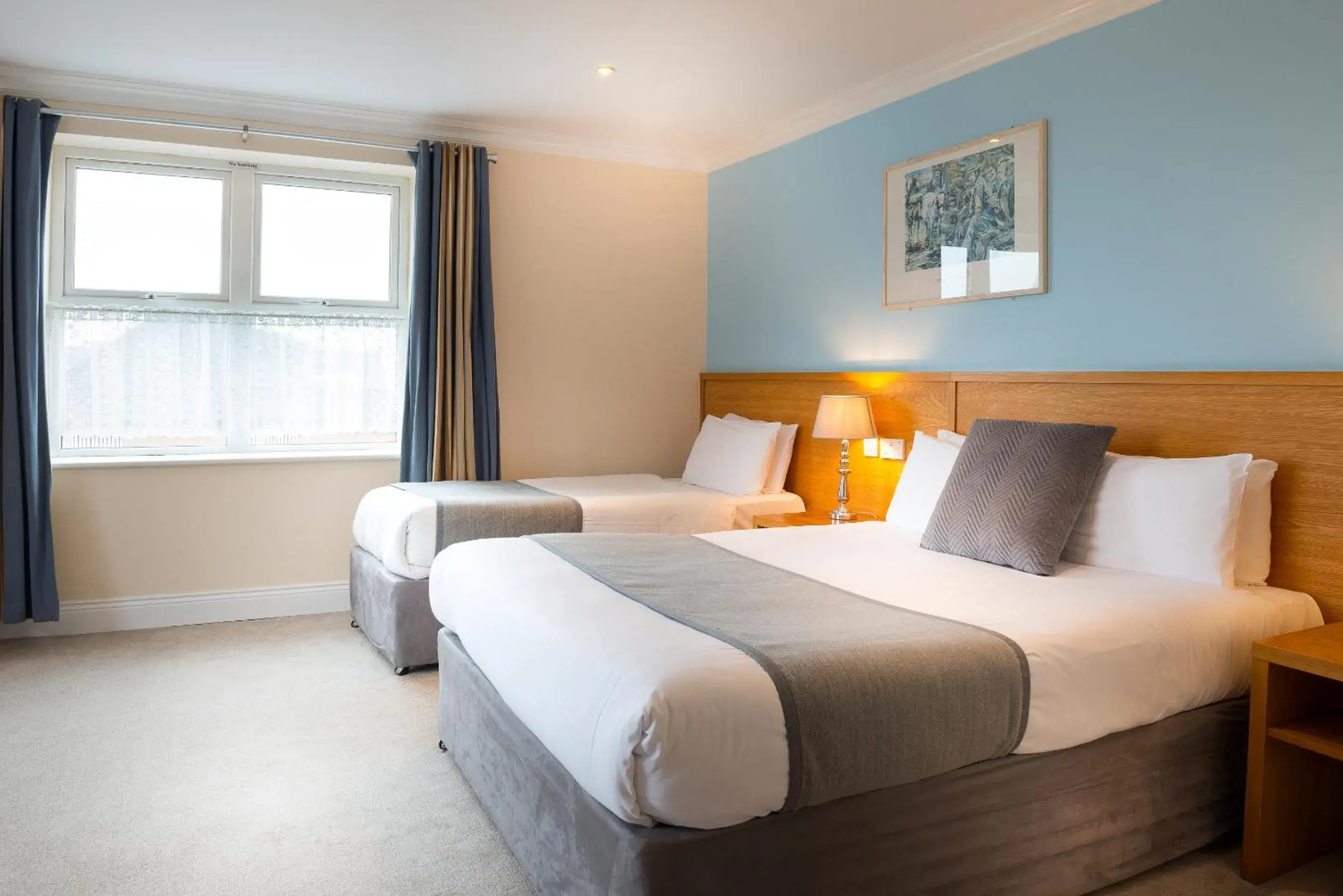 Twin Room in Hotel Ceann Sibeal Twin Room in Hotel Ceann Sibeal