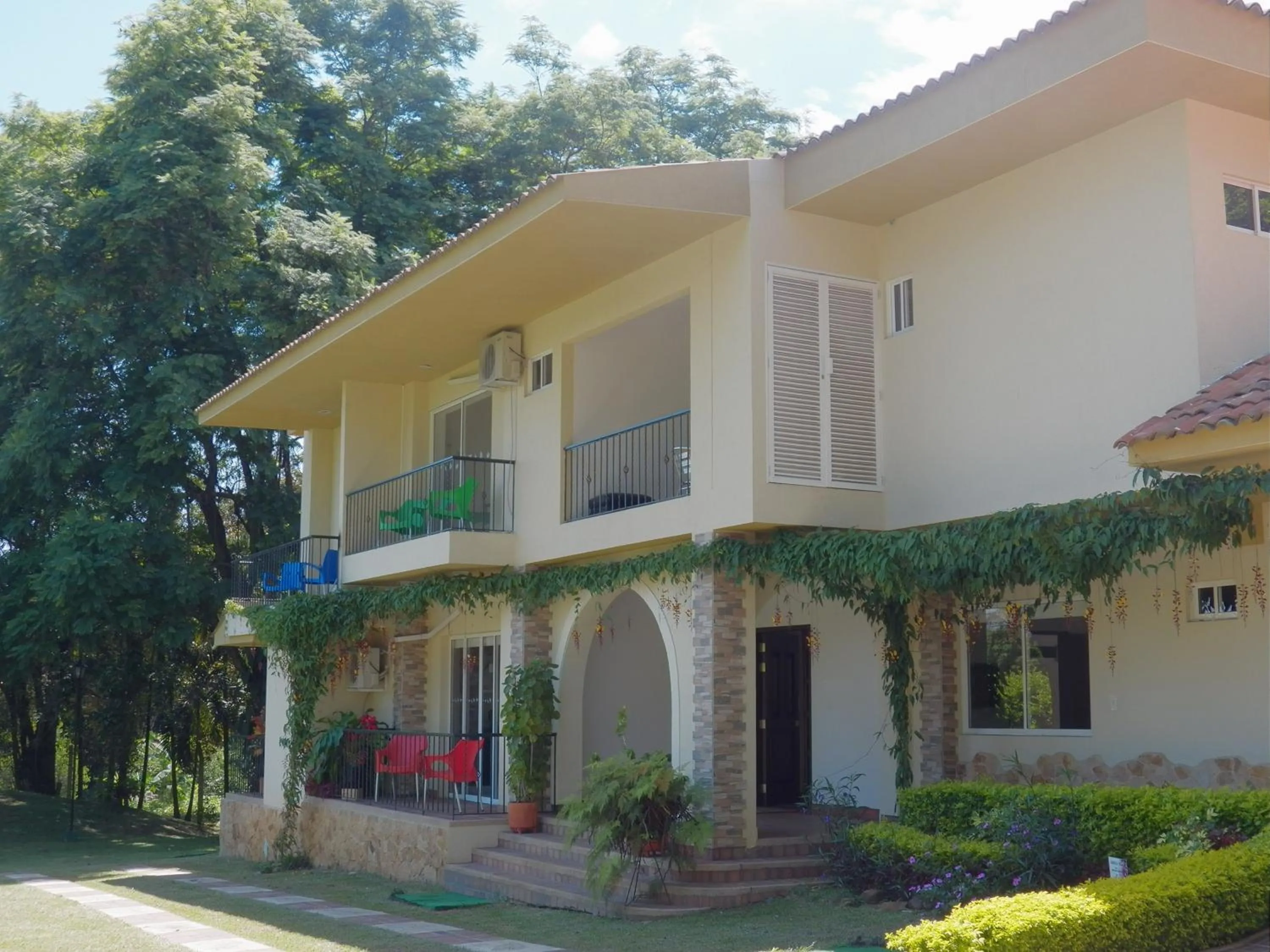Facade/entrance in Hotel Campestre Santa Monica Pance