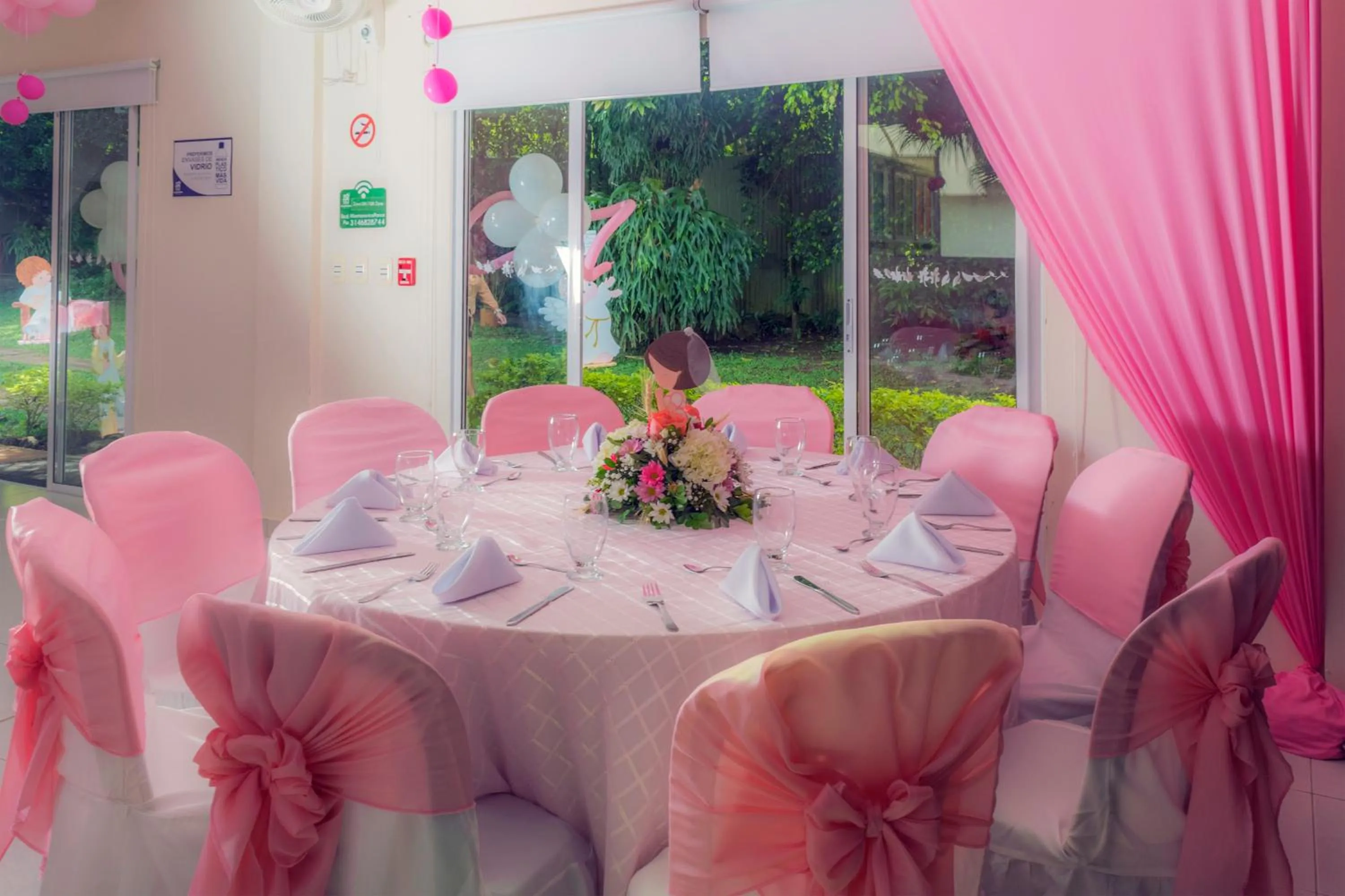 Restaurant/places to eat in Hotel Campestre Santa Monica Pance