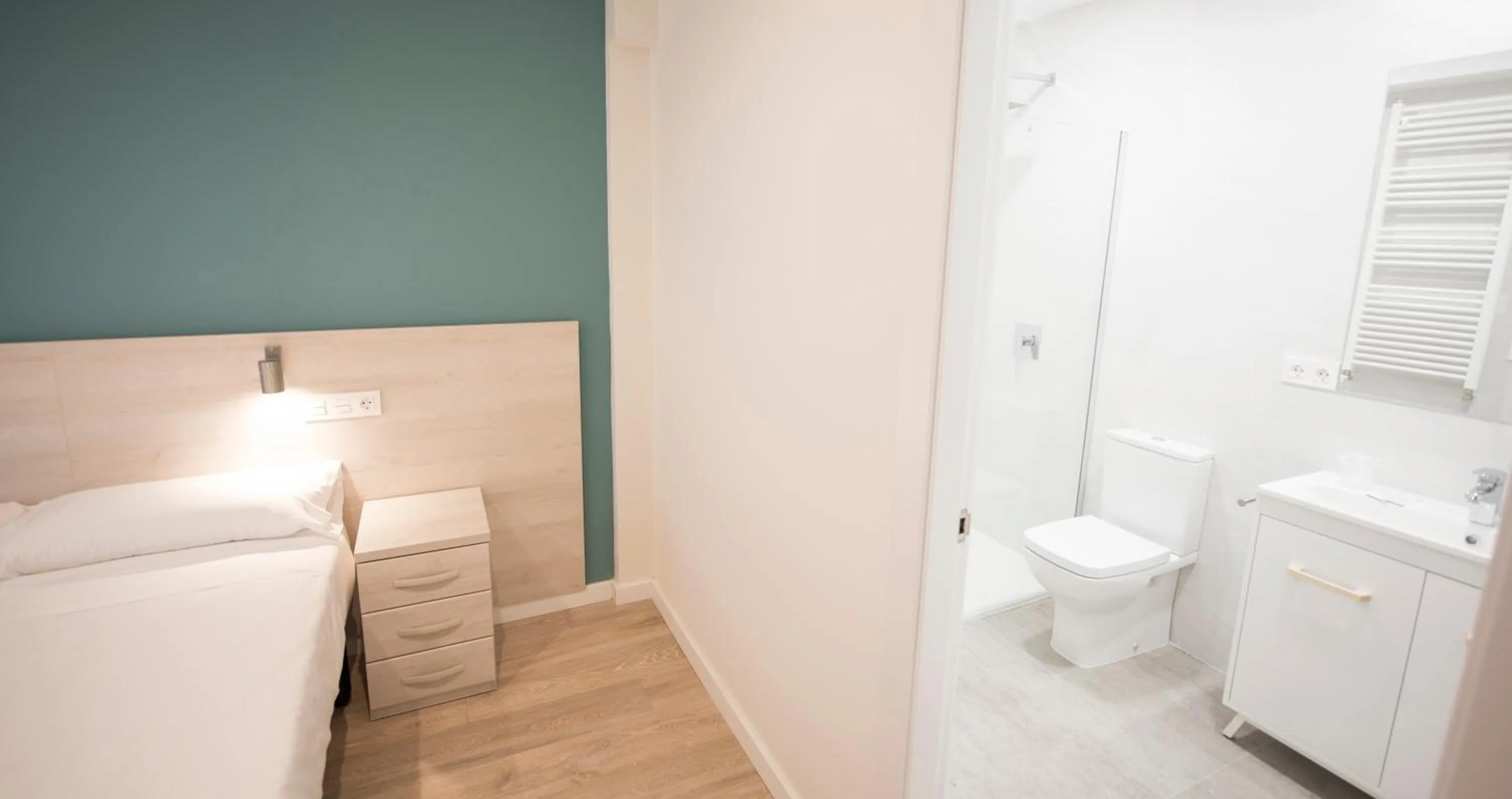 Shower in Happy Hostal Carrales